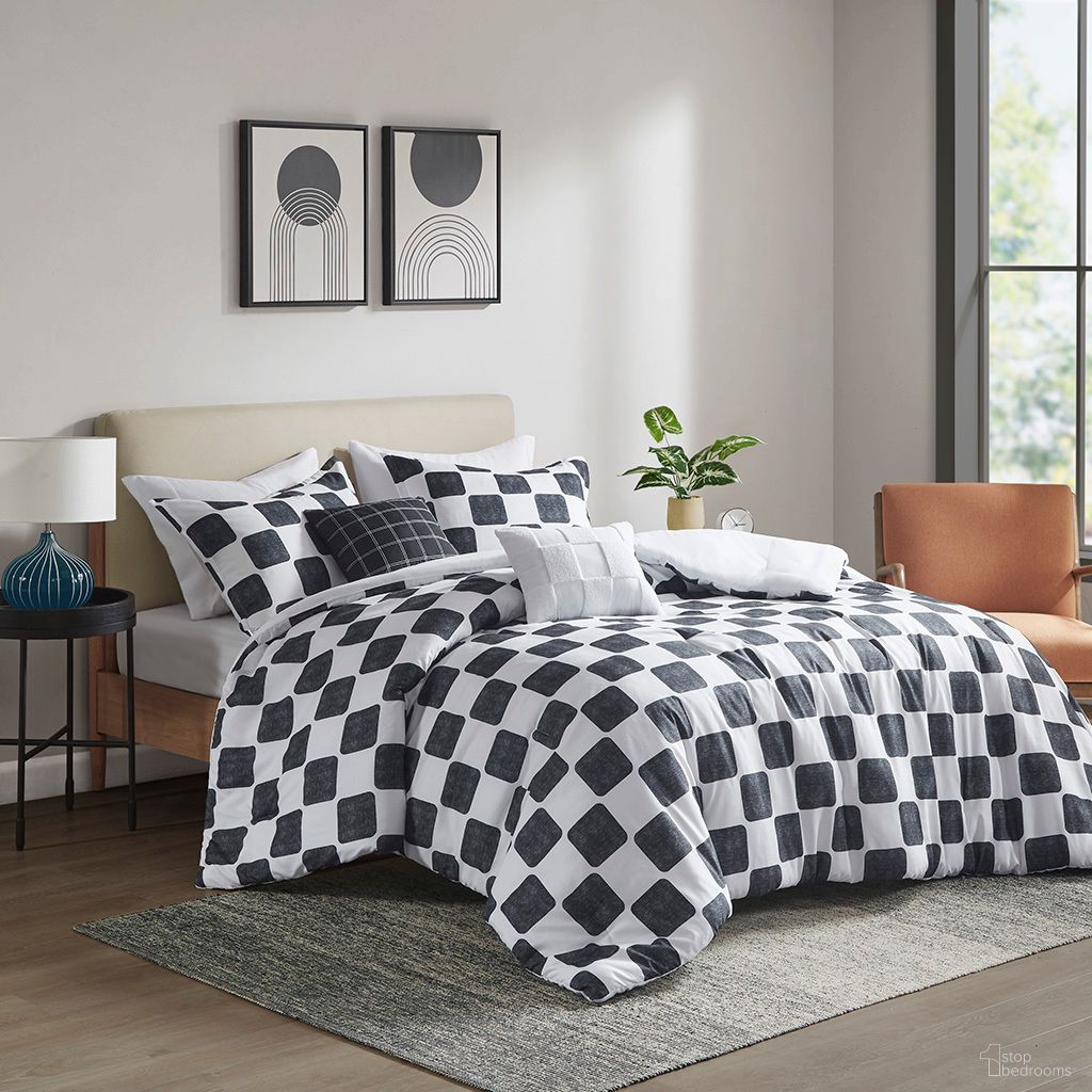The appearance of Miley Checkered 5 Piece Full/Queen Comforter Set In Black and White designed by Olliix in the modern / contemporary interior design. This black/white piece of furniture was selected by 1StopBedrooms from Miley Collection to add a touch of cosiness and style into your home. Sku: ID10-2321. Material: Polyester. Bed Size: Full.