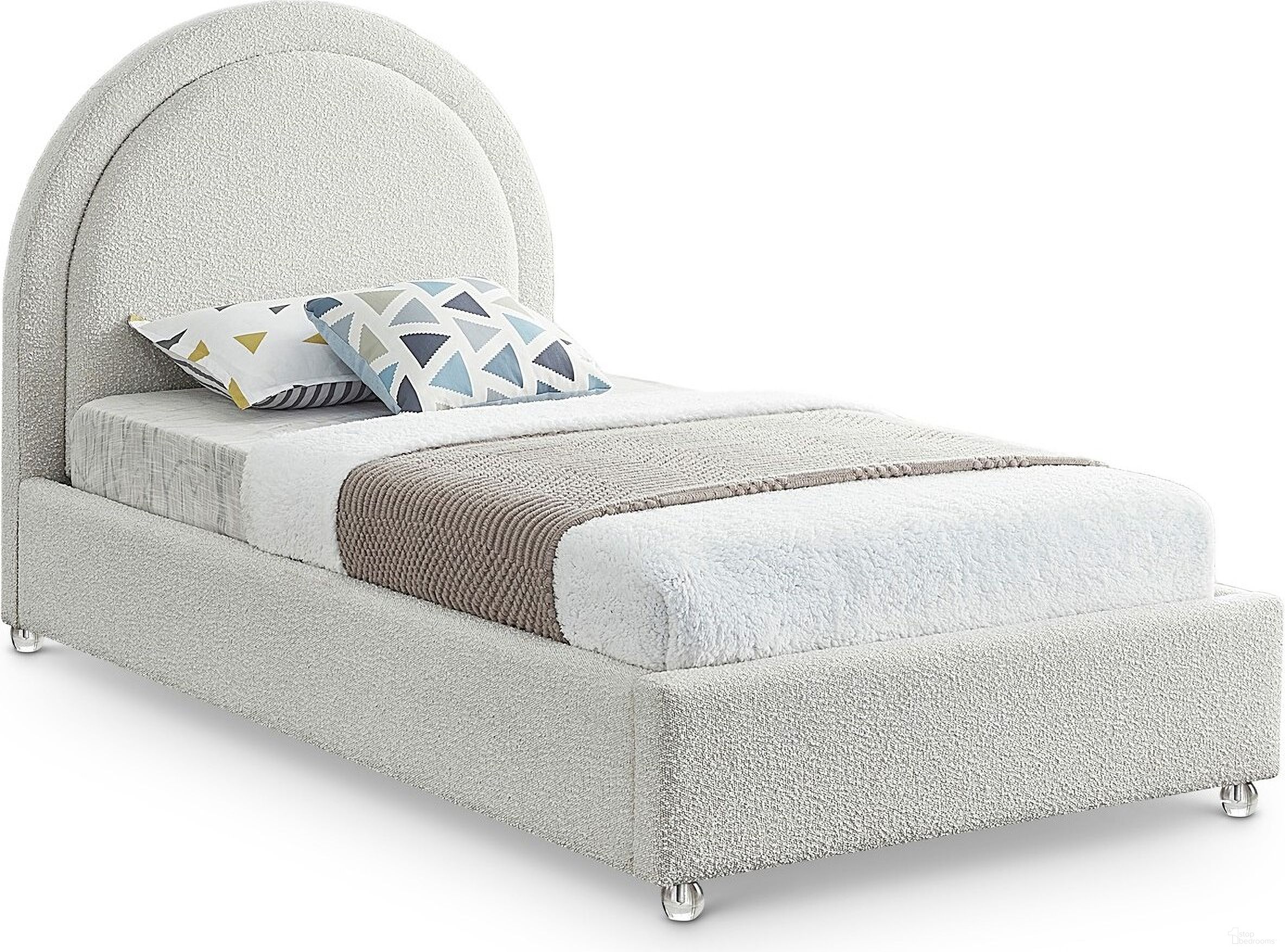The appearance of Milo Fabric Twin Bed In Cream designed by Meridian in the modern / contemporary interior design. This cream piece of furniture was selected by 1StopBedrooms from Milo Collection to add a touch of cosiness and style into your home. Sku: MiloCream-T Box 1/2 (Headboard / Slats);MiloCream-T Box 2/2 (Siderails / Footboard / Legs). Bed Type: Panel Bed. Material: Wood. Bed Size: Twin.
