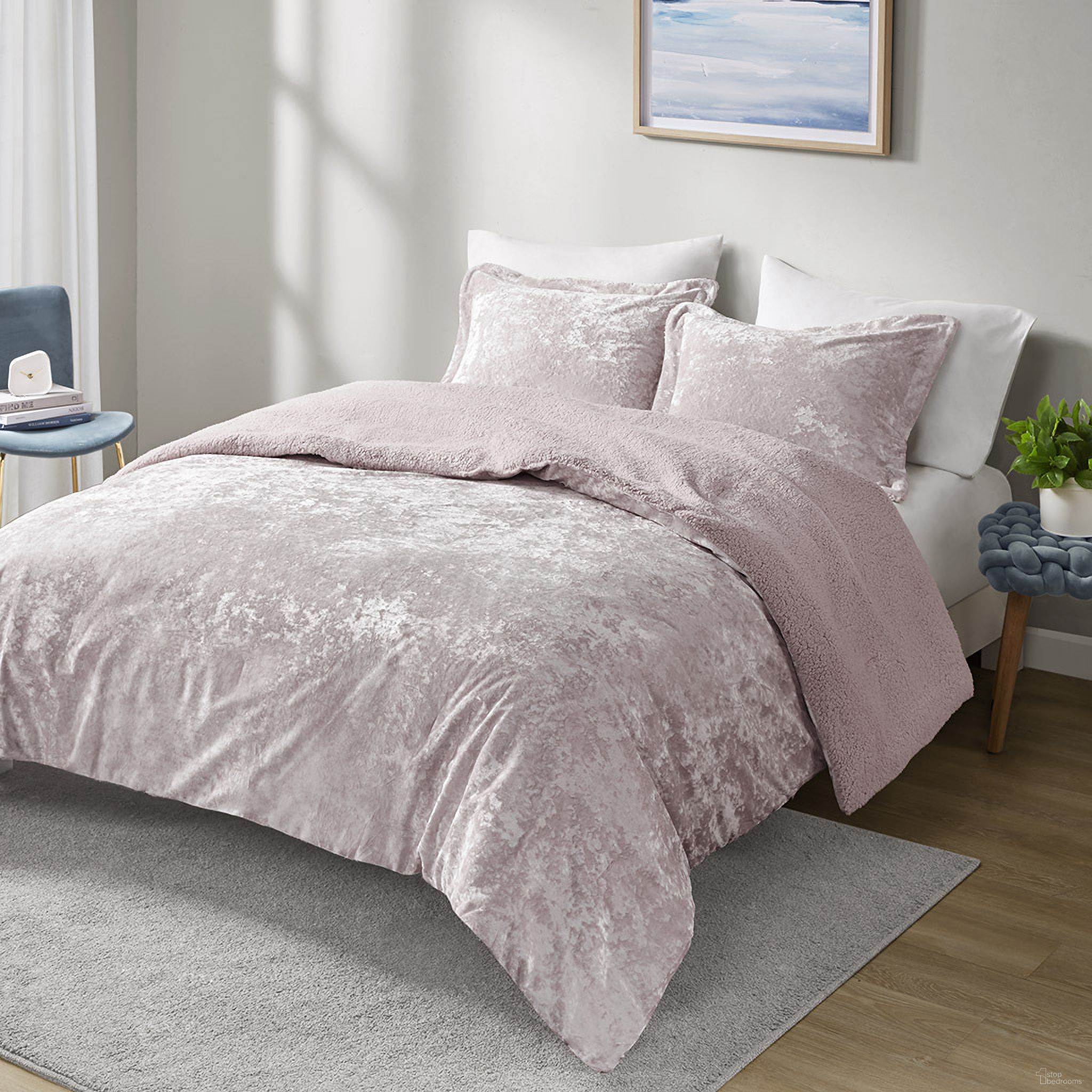 The appearance of Mira Crushed Velvet Sherpa Reversible 3 Piece Full/Queen Comforter Set In Lavender designed by Olliix in the glam interior design. This lavender piece of furniture was selected by 1StopBedrooms from Mira Collection to add a touch of cosiness and style into your home. Sku: ID10-2270. Material: Polyester. Bed Size: Full.