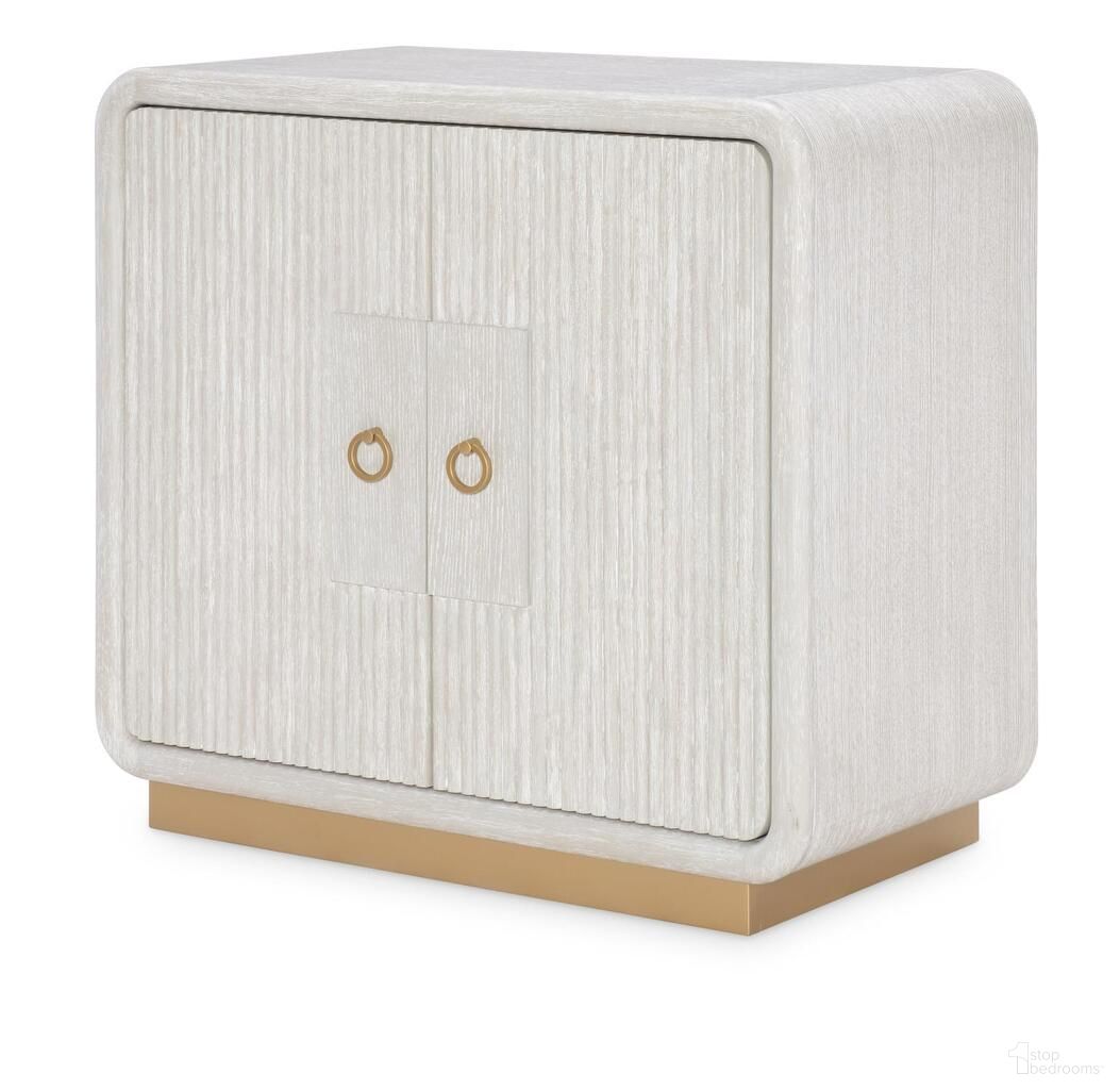 The appearance of Miramar 2 Door Chest In Oyster designed by Legacy Classic in the modern / contemporary interior design. This oyster piece of furniture was selected by 1StopBedrooms from Miramar Collection to add a touch of cosiness and style into your home. Sku: 3300-2300. Material: Oak Veneer.