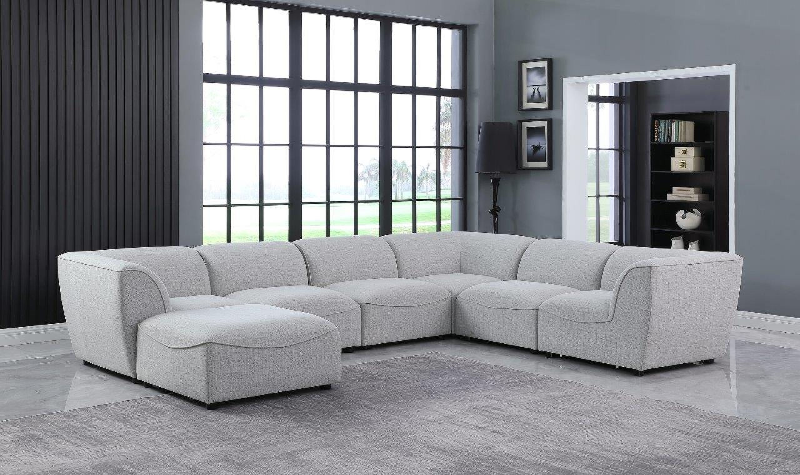 The appearance of Miramar Durable Linen Textured 7 Piece Modular Sectional In Grey designed by Meridian in the modern / contemporary interior design. This grey piece of furniture was selected by 1StopBedrooms from Miramar Collection to add a touch of cosiness and style into your home. Sku: 683Grey-Corner;683Grey-Corner;683Grey-Corner;683Grey-Armless;683Grey-Armless;683Grey-Armless;683Grey-Ott. Material: Linen. Layout: U-Shape.