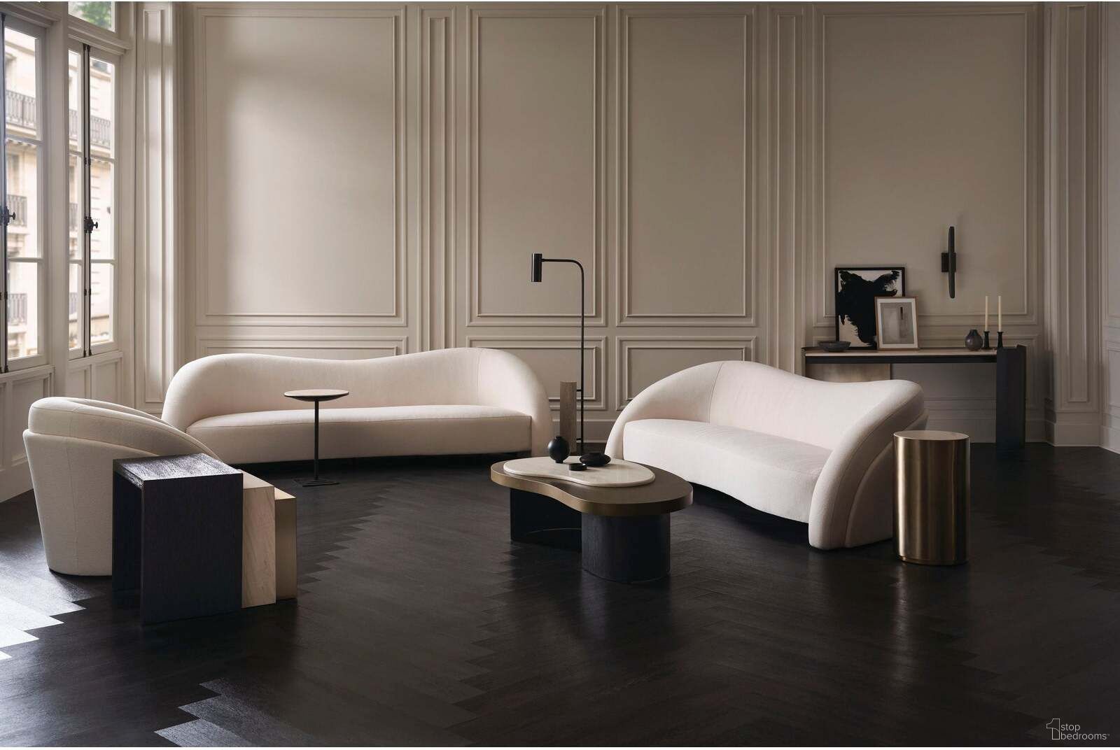 The appearance of Modern Principles Contrast Occasional Table Sets In Bronze designed by Caracole in the modern / contemporary interior design. This bronze piece of furniture was selected by 1StopBedrooms from Modern Principles Collection to add a touch of cosiness and style into your home. Sku: M141-022-401;M141-022-422. Material: Wood.