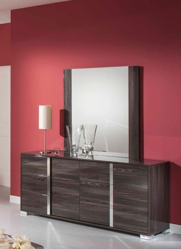 The appearance of Modrest San Marino Modern Grey Mirror designed by VIG Furniture in the modern / contemporary interior design. This grey piece of furniture  was selected by 1StopBedrooms from Modrest San Marino Collection to add a touch of cosiness and style into your home. Sku: VGACSANMARINO-MIR-GRY. Material: Glass.