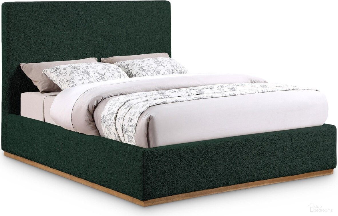 The appearance of Monaco Boucle Fabric King Bed In Green designed by Meridian in the modern / contemporary interior design. This green piece of furniture was selected by 1StopBedrooms from Monaco Collection to add a touch of cosiness and style into your home. Sku: MonacoGreen-K Box 1/2 (Headboard);MonacoGreen-K Box 2/2 (Footboard / Rails / Slats). Bed Type: Panel Bed. Bed Size: King. Material: Rubberwood.
