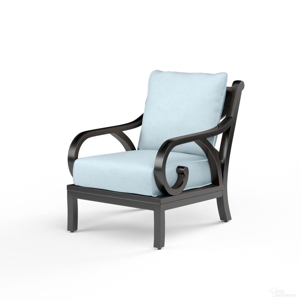 The appearance of Monterey Club Chair in Canvas Skyline designed by Sunset West in the traditional interior design. This canvas skyline piece of furniture was selected by 1StopBedrooms from Monterey Collection to add a touch of cosiness and style into your home. Sku: SW3001-21-14091. Material: Aluminum.