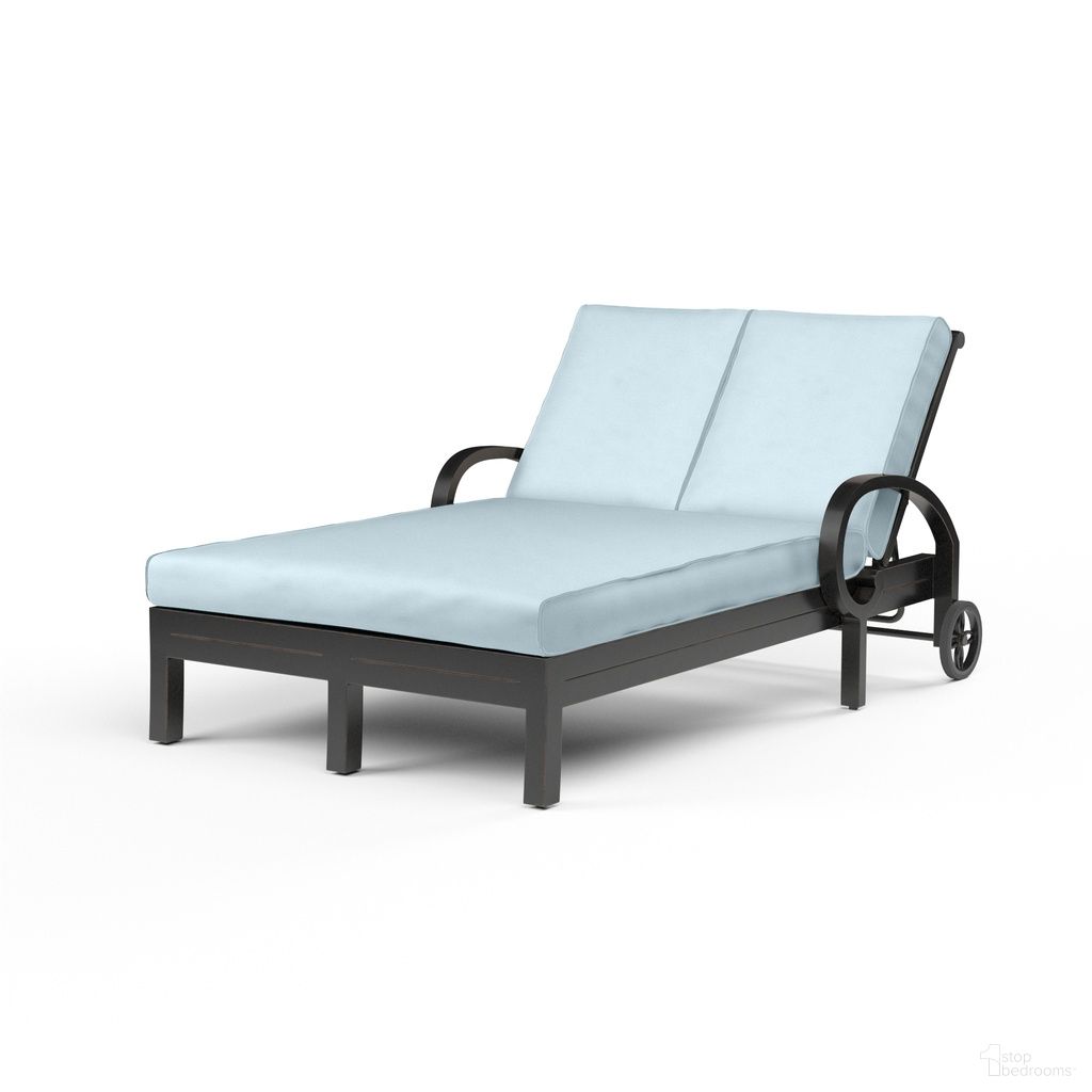 The appearance of Monterey Double Chaise in Canvas Skyline designed by Sunset West in the traditional interior design. This canvas skyline piece of furniture  was selected by 1StopBedrooms from Monterey Collection to add a touch of cosiness and style into your home. Sku: SW3001-99-14091. Material: Aluminum.