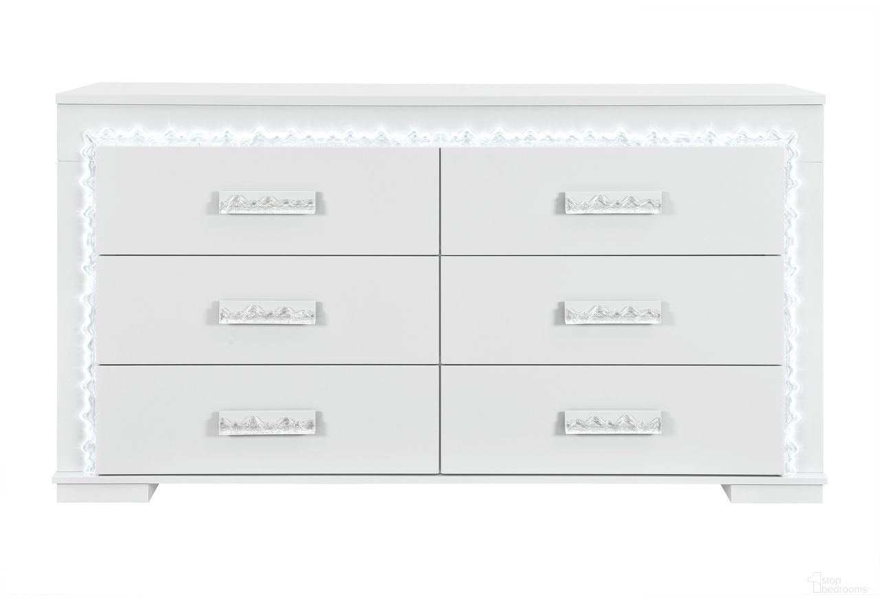 The appearance of Naomi Marble Dresser with LED In Silver designed by Global Furniture USA in the modern / contemporary interior design. This silver piece of furniture was selected by 1StopBedrooms from Naomi Collection to add a touch of cosiness and style into your home. Sku: NAOMI-SILVER MARBLE-DR W/ LED. Material: Chip Board.