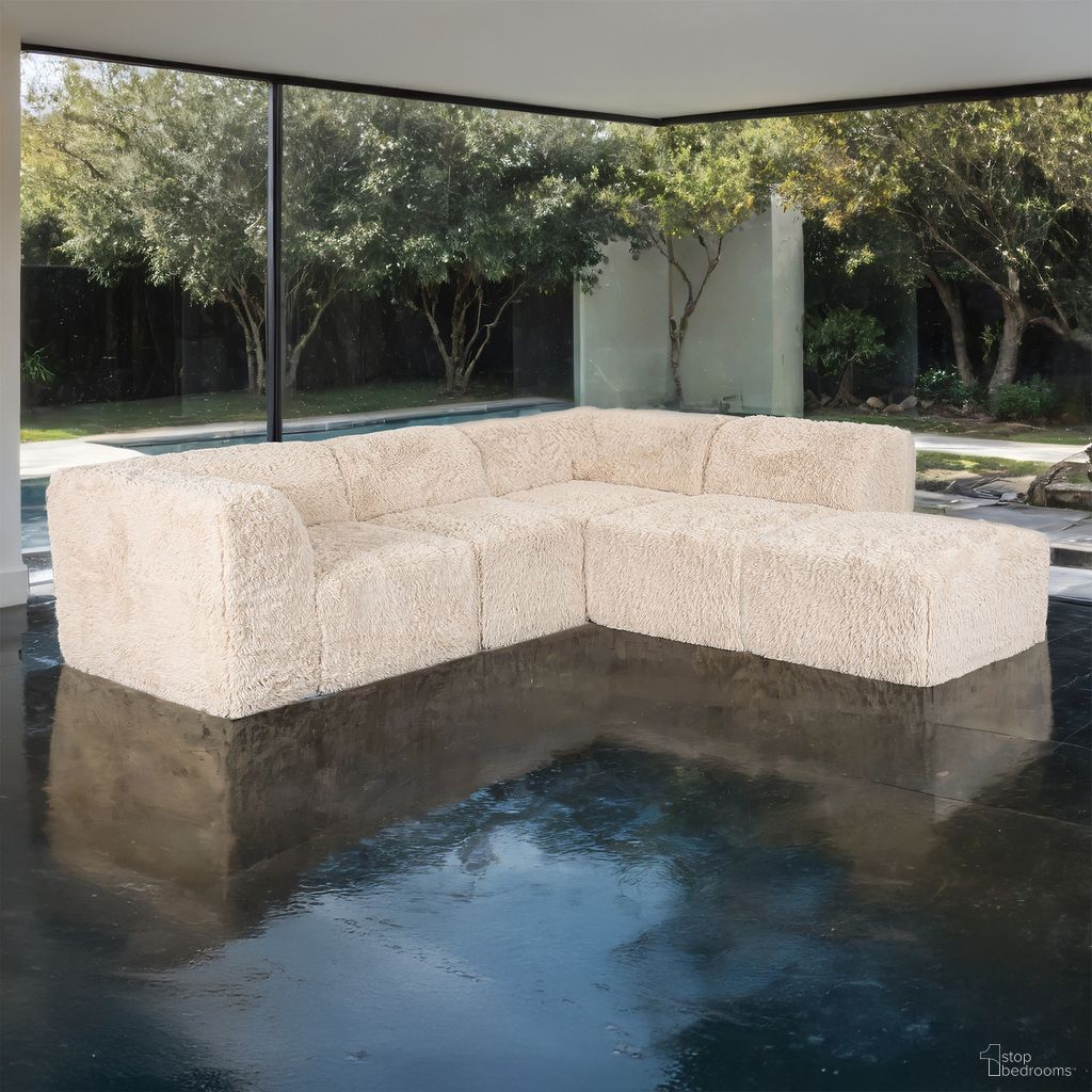The appearance of Nappi L-Sectional B In Sand designed by Furniture of America in the modern / contemporary interior design. This sand piece of furniture was selected by 1StopBedrooms from Nappi Collection to add a touch of cosiness and style into your home. Sku: FM62102BG-AC;FM62102BG-AC;FM62102BG-CNR;FM62102BG-CNR;FM62102BG-OT. Material: Faux Fur.