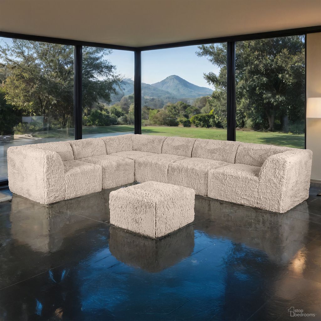 The appearance of Nappi Large L-Sectional with Ottoman In Taupe designed by Furniture of America in the modern / contemporary interior design. This taupe piece of furniture was selected by 1StopBedrooms from Nappi Collection to add a touch of cosiness and style into your home. Sku: FM62102TP-AC;FM62102TP-AC;FM62102TP-AC;FM62102TP-CNR;FM62102TP-CNR;FM62102TP-CNR;FM62102TP-OT. Material: Faux Fur.