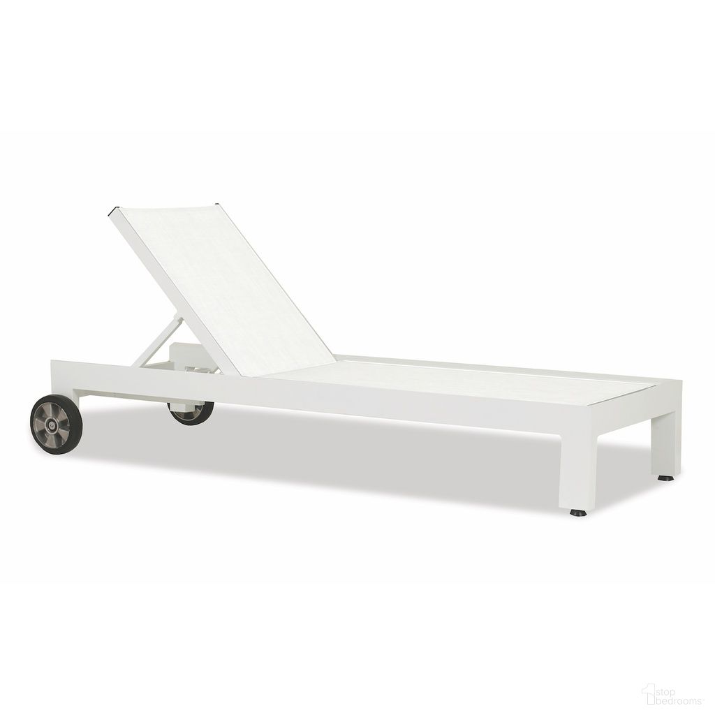 The appearance of Newport Adjustable Sling Chaise in Cast Silver designed by Sunset West in the modern / contemporary interior design. This cast silver piece of furniture  was selected by 1StopBedrooms from Newport Collection to add a touch of cosiness and style into your home. Sku: SW4801-9. Material: Aluminum.