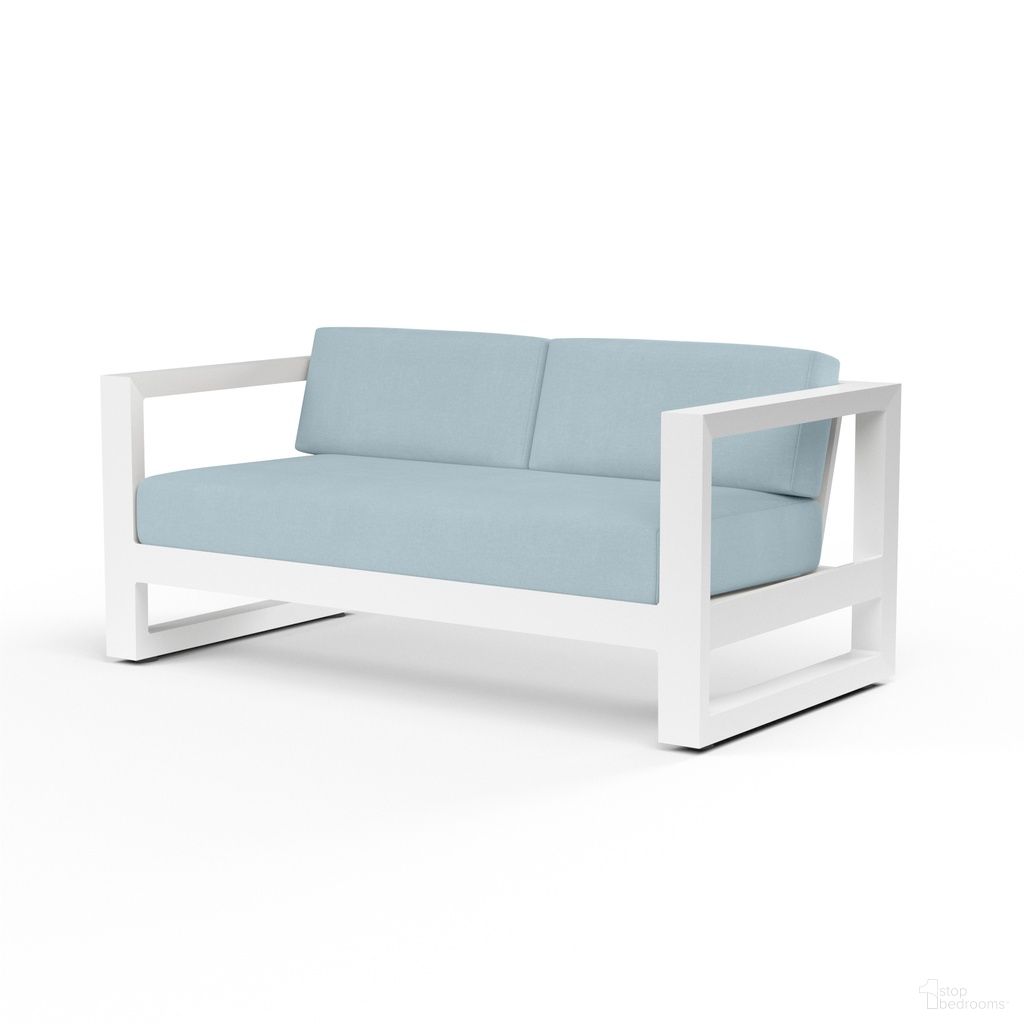 The appearance of Newport Loveseat in Canvas Skyline designed by Sunset West in the modern / contemporary interior design. This canvas skyline piece of furniture was selected by 1StopBedrooms from Newport Collection to add a touch of cosiness and style into your home. Sku: SW4801-22-14091. Material: Aluminum.