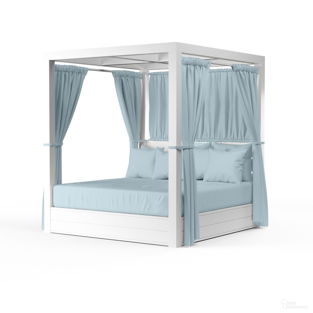 The appearance of Newport Resort King Daybed in Canvas Skyline designed by Sunset West in the modern / contemporary interior design. This canvas skyline piece of furniture was selected by 1StopBedrooms from Newport Collection to add a touch of cosiness and style into your home. Sku: SW4801-DB-14091. Material: Aluminum. Bed Size: King.