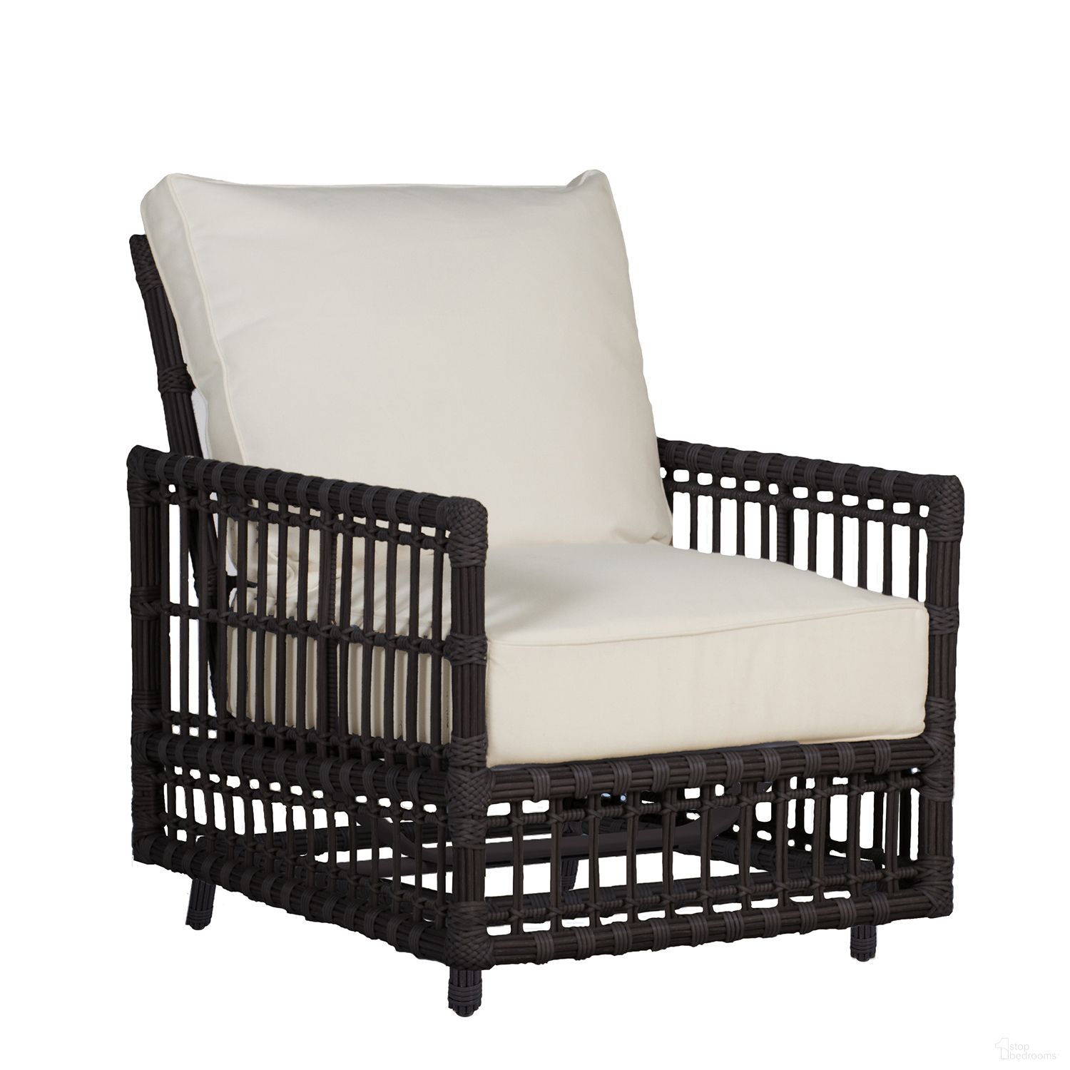 The appearance of Newport Woven Spring Lounge In Heidi Silver designed by Summer Classics in the transitional interior design. This heidi silver piece of furniture was selected by 1StopBedrooms from Newport Collection to add a touch of cosiness and style into your home. Sku: 32190+C811P5025N. Material: Wicker.
