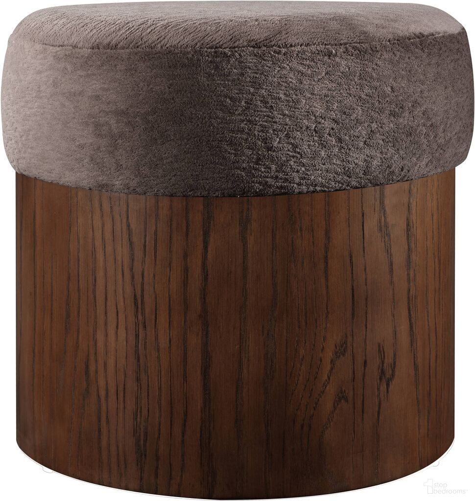 The appearance of Nimes Velour Fur Fabric Ottoman and Stool In Brown designed by Meridian in the modern / contemporary interior design. This brown piece of furniture was selected by 1StopBedrooms from Nimes Collection to add a touch of cosiness and style into your home. Sku: 22079Brown. Material: Fur.