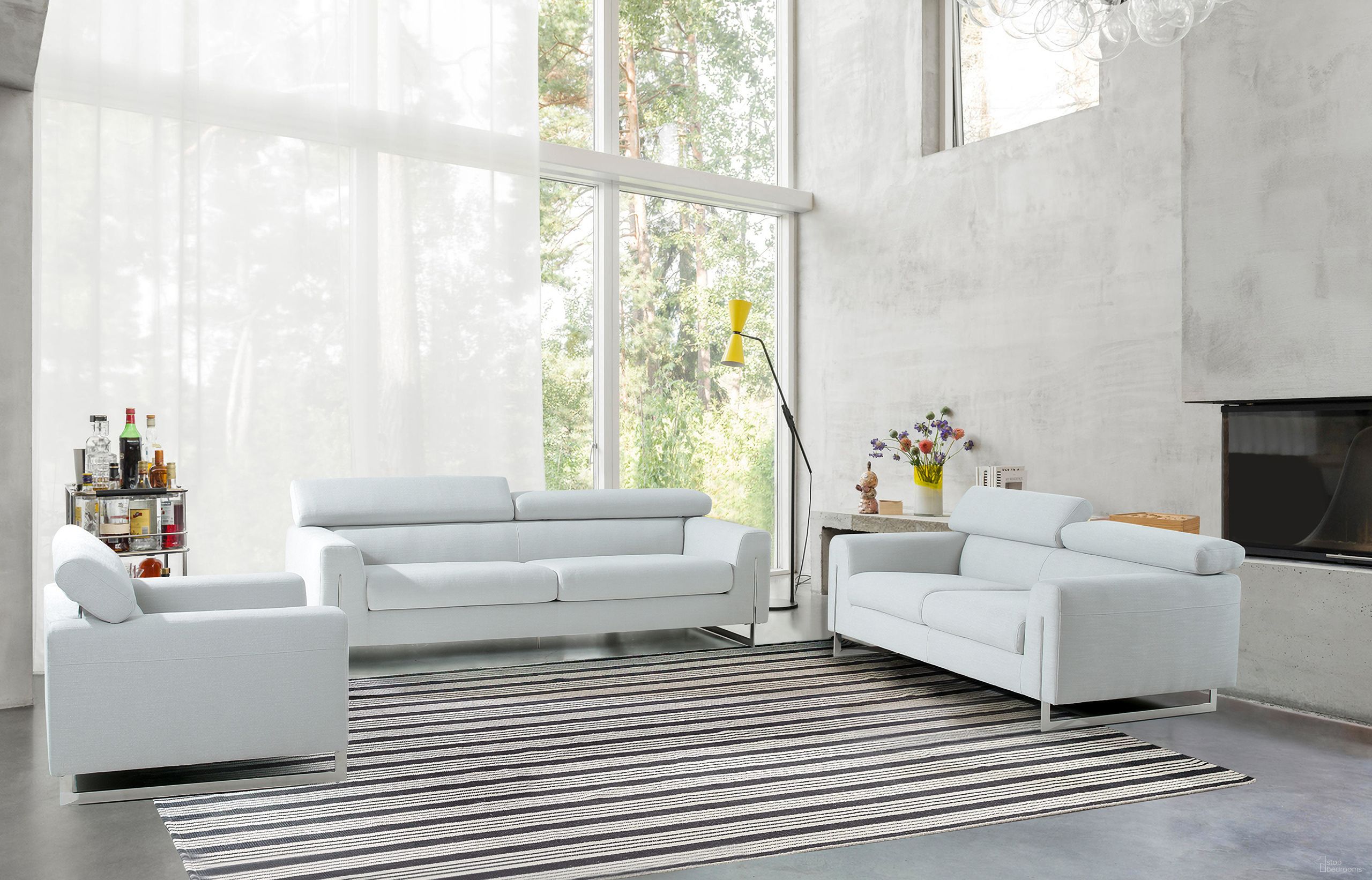 The appearance of Noho Serena Modern Living Room Set In Silver designed by Pasargad Home in the modern / contemporary interior design. This silver piece of furniture was selected by 1StopBedrooms from Noho Collection to add a touch of cosiness and style into your home. Sku: PZW-2027W-3;PZW-2027W-2. Material: Poly.