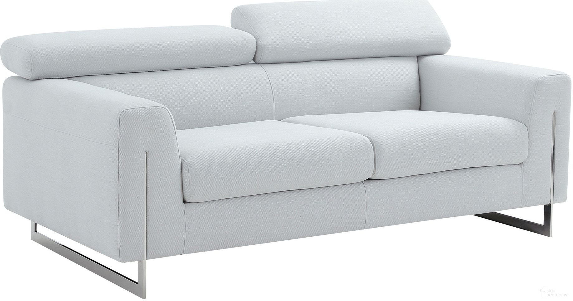 The appearance of Noho Serena Modern Loveseats with Adjustable Headrests In Silver designed by Pasargad Home in the modern / contemporary interior design. This silver piece of furniture was selected by 1StopBedrooms from Noho Collection to add a touch of cosiness and style into your home. Sku: PZW-2027W-2. Material: Poly.