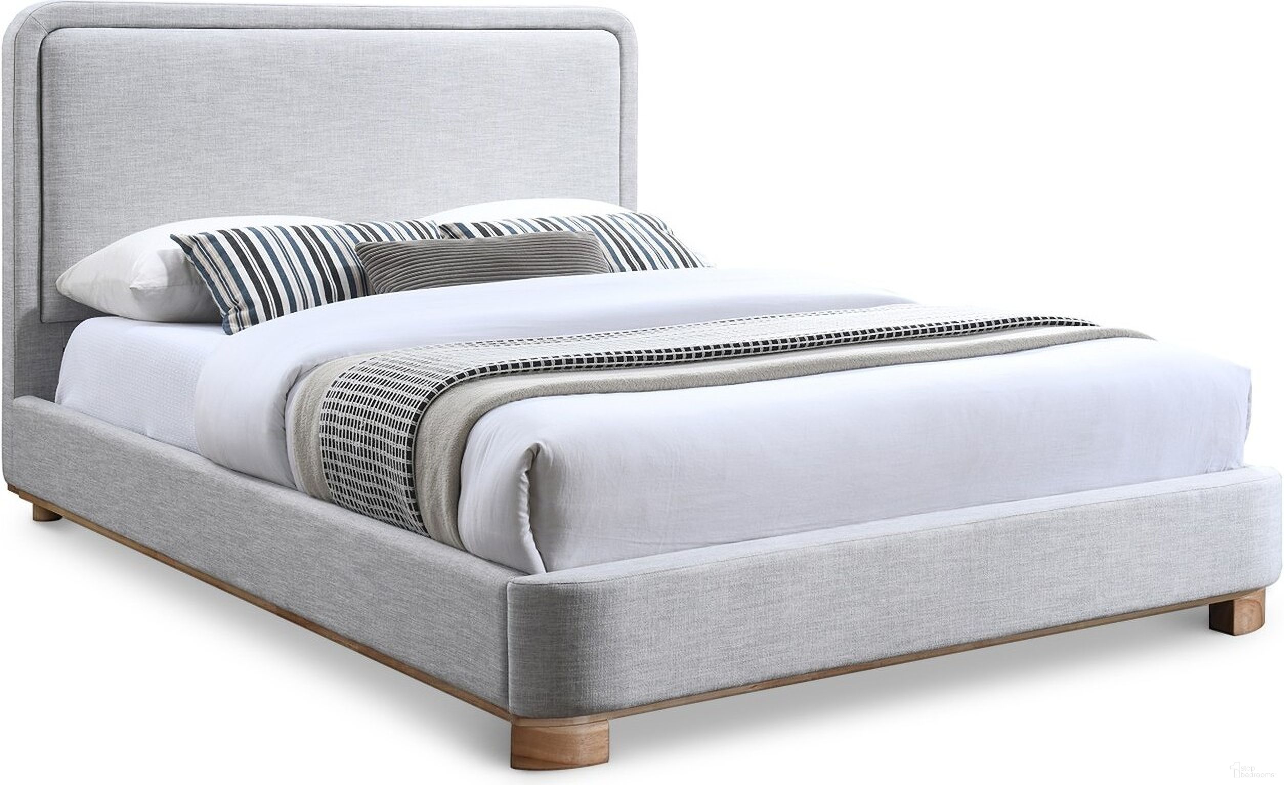 The appearance of Nolita Textured Fabric King Bed In Grey Linen/Natural designed by Meridian in the modern / contemporary interior design. This grey linen piece of furniture was selected by 1StopBedrooms from Nolita Collection to add a touch of cosiness and style into your home. Sku: B1201Grey-K Box 1/2 (Headboard);B1201Grey-K Box 2/2 (Footboard / Rails / Slats / Hardware). Bed Type: Panel Bed. Bed Size: King. Material: Rubberwood.
