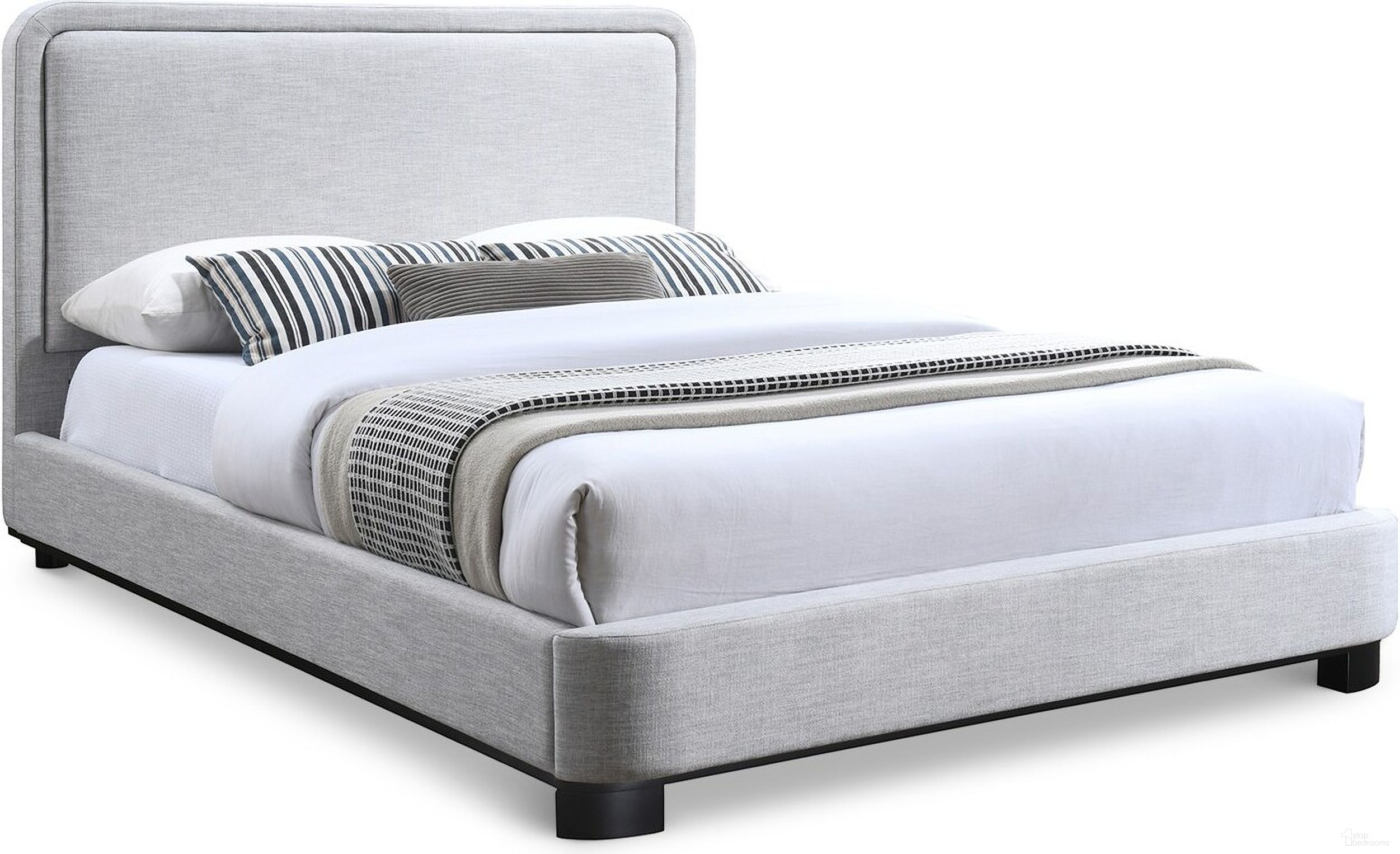 The appearance of Nolita Textured Fabric King Bed In Grey Linen/Black designed by Meridian in the modern / contemporary interior design. This grey linen piece of furniture was selected by 1StopBedrooms from Nolita Collection to add a touch of cosiness and style into your home. Sku: B1202Grey-K Box 1/2 (Headboard);B1202Grey-K Box 2/2 (Footboard / Rails / Slats / Hardware). Bed Type: Panel Bed. Bed Size: King. Material: Rubberwood.