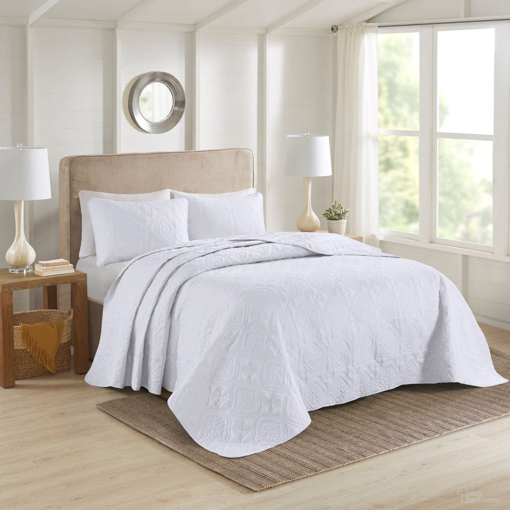 The appearance of Oakley 3 Piece Reversible Full/Queen Bedspread Set In White designed by Olliix in the transitional interior design. This white piece of furniture was selected by 1StopBedrooms from Oakley Collection to add a touch of cosiness and style into your home. Sku: 5DS13-0292. Material: Polyester. Bed Size: Full.