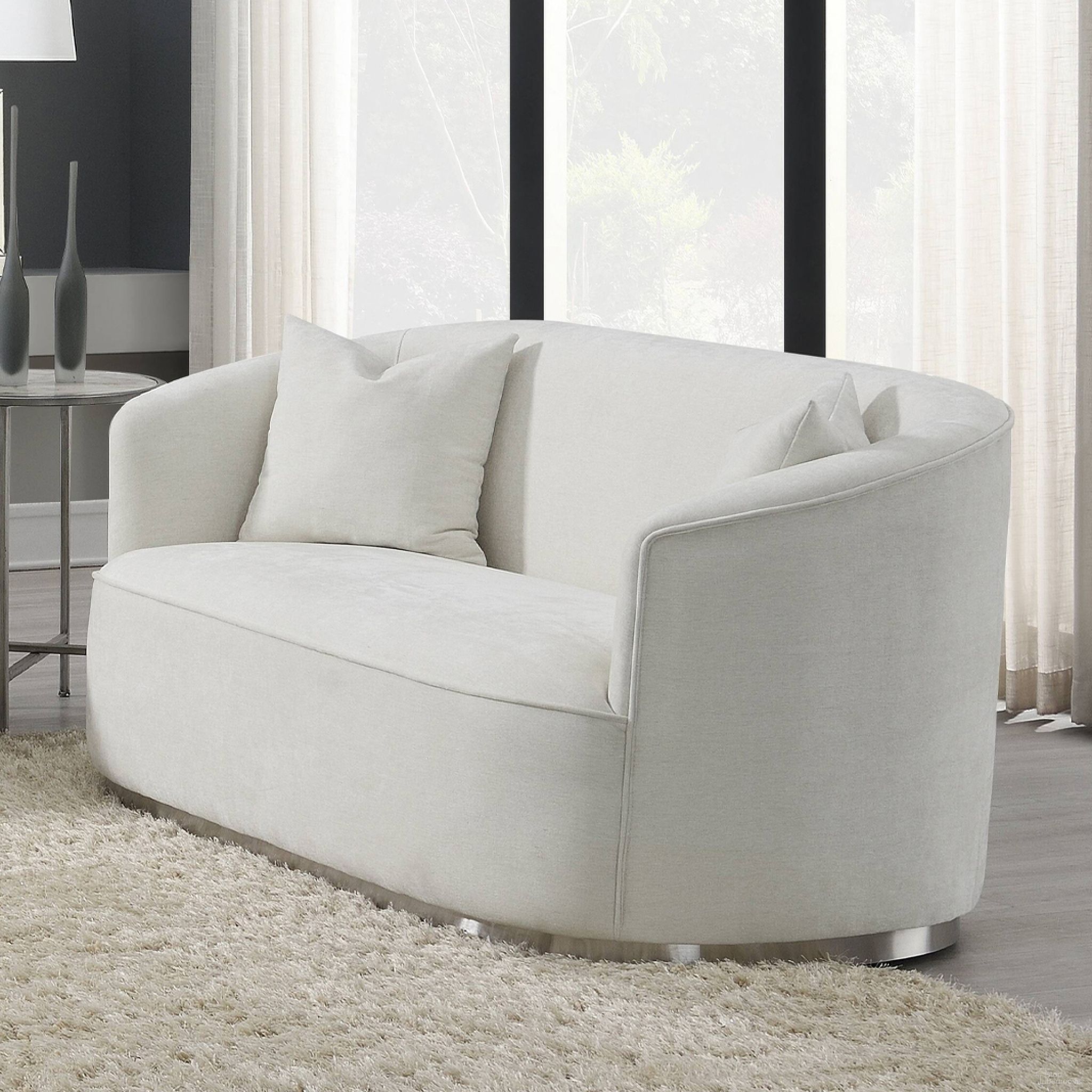 The appearance of Odette Loveseat with 2 Pillows In Beige Chenille designed by ACME in the modern / contemporary interior design. This beige piece of furniture  was selected by 1StopBedrooms from Odette Collection to add a touch of cosiness and style into your home. Sku: LV01918. Material: Chenille.