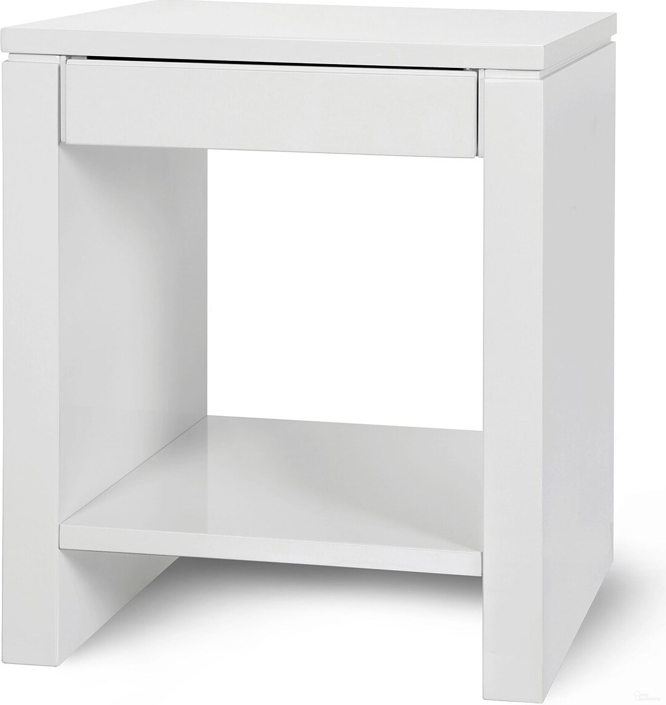 The appearance of Odom 1-Drawer Side Table In White Pearl designed by Villa & House in the transitional interior design. This white pearl piece of furniture was selected by 1StopBedrooms from Odom Collection to add a touch of cosiness and style into your home. Sku: ODM-110-09. Material: Wood.
