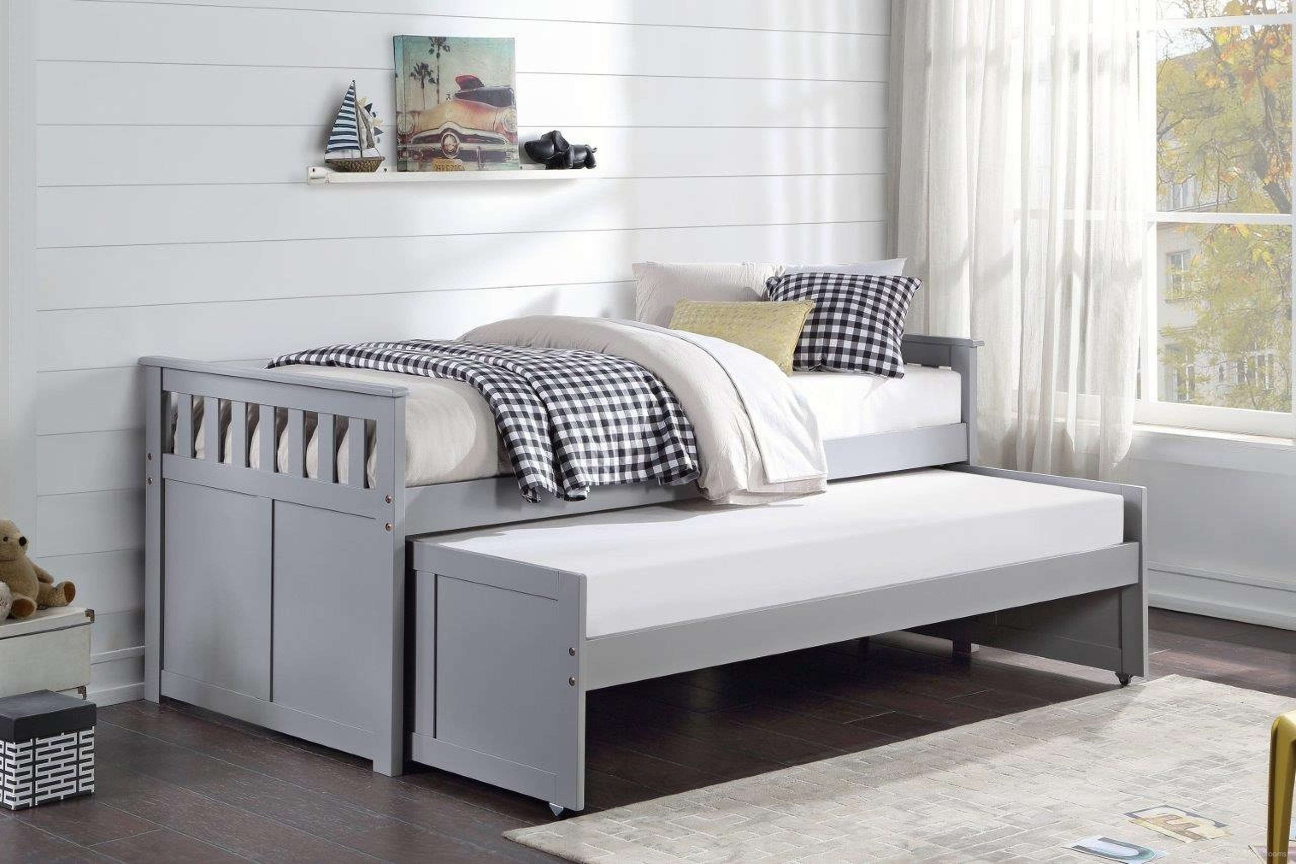 The appearance of Orion Gray Youth Day Bedroom Set designed by Homelegance in the modern / contemporary interior design. This gray piece of furniture was selected by 1StopBedrooms from Orion Collection to add a touch of cosiness and style into your home. Sku: B2063RT-1;B2063RT-2;B2063RT-SL;B2063-4. Bed Type: Daybed. Material: Wood. Bed Size: Twin Over Twin.