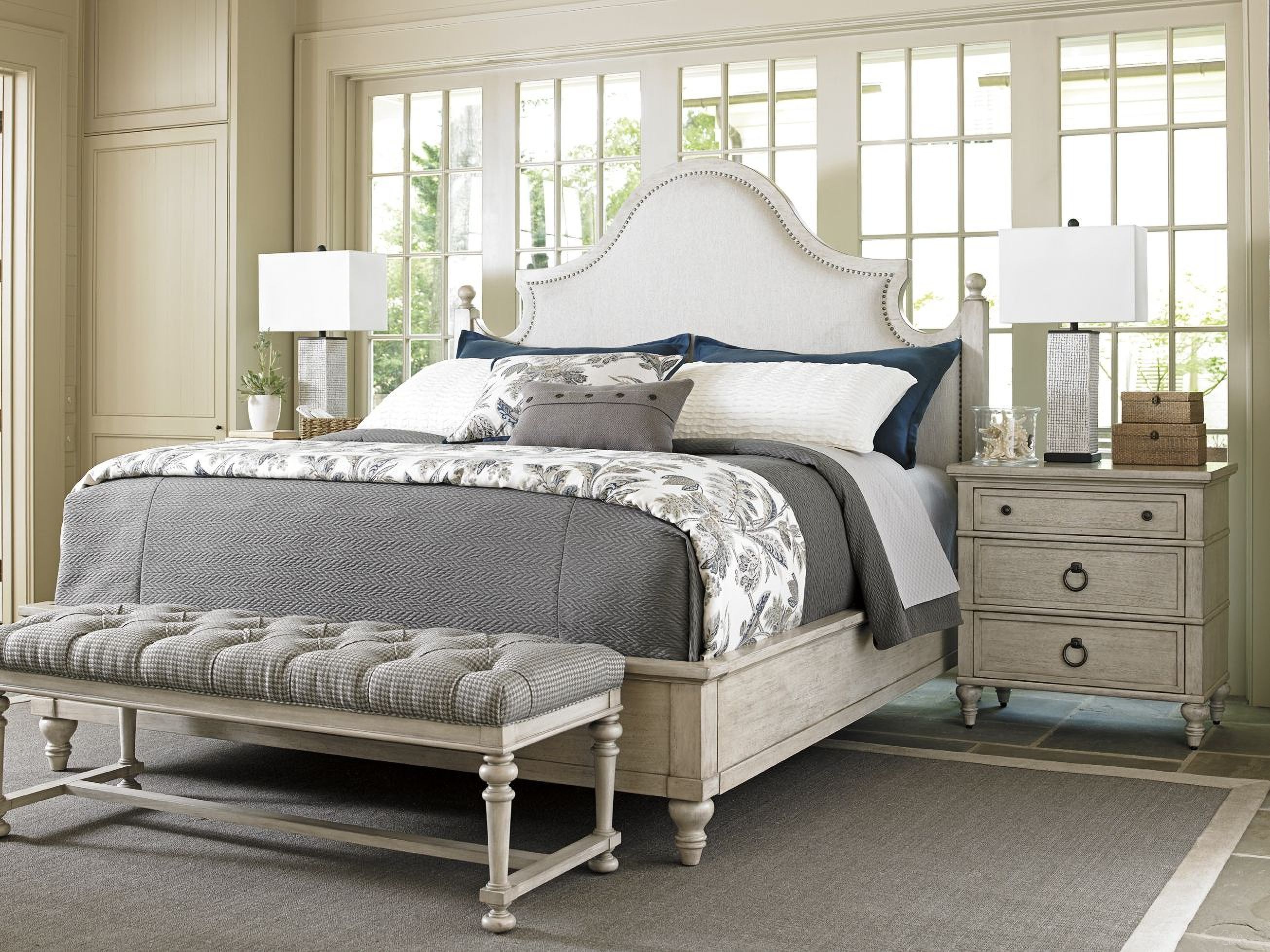 The appearance of Oyster Bay Arbor Hills Upholstered Bedroom Set designed by Lexington in the transitional interior design. This oyster piece of furniture was selected by 1StopBedrooms from Oyster Bay Collection to add a touch of cosiness and style into your home. Sku: 714-143C;714-622. Bed Type: Platform Bed. Material: Wood. Bed Size: Queen.