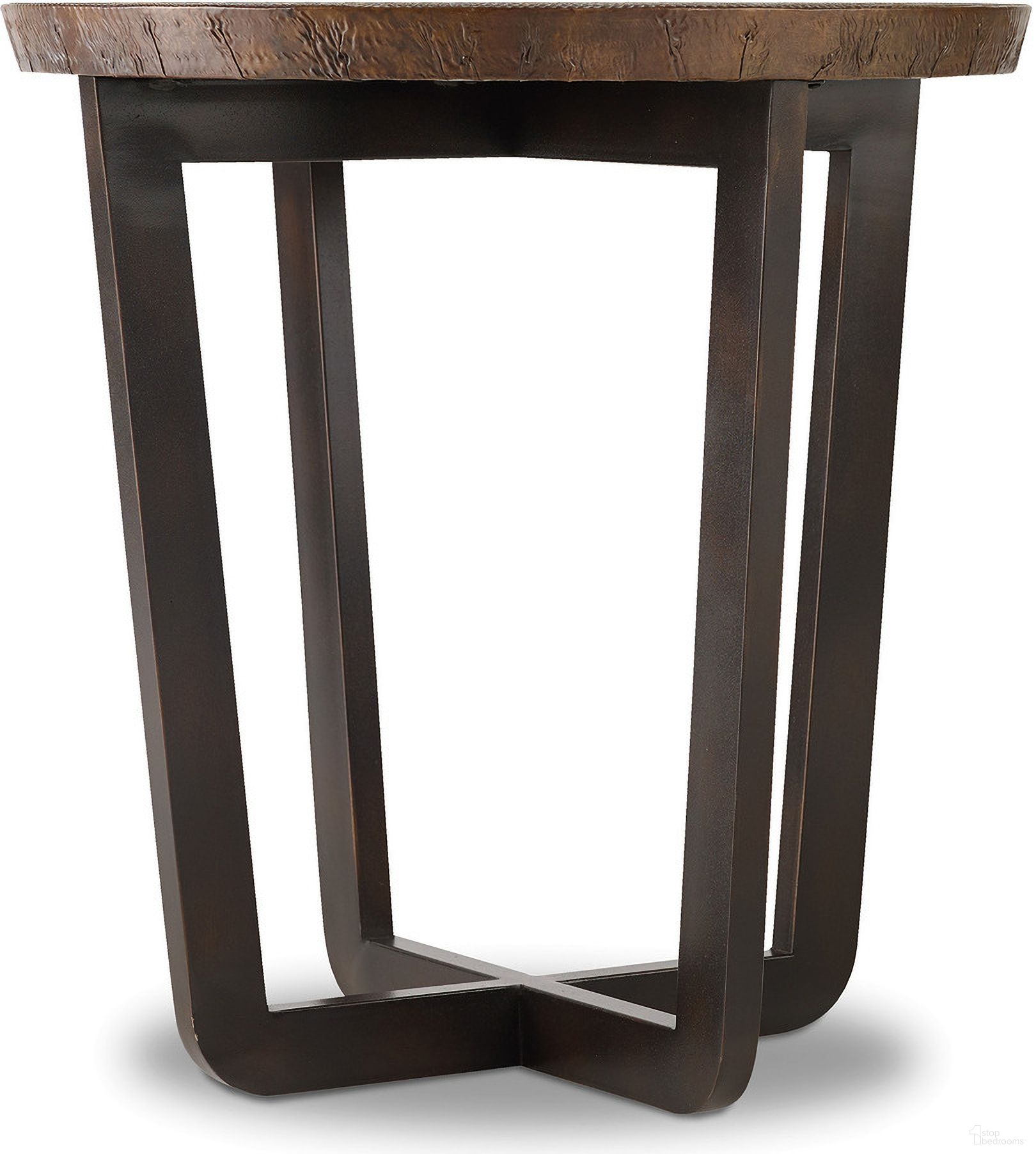 The appearance of Commerce and Market Parkcrest Copper Round End Table designed by Hooker in the transitional interior design. This copper piece of furniture  was selected by 1StopBedrooms from Commerce and Market Collection to add a touch of cosiness and style into your home. Sku: 5527-80116-COR. Material: Metal.