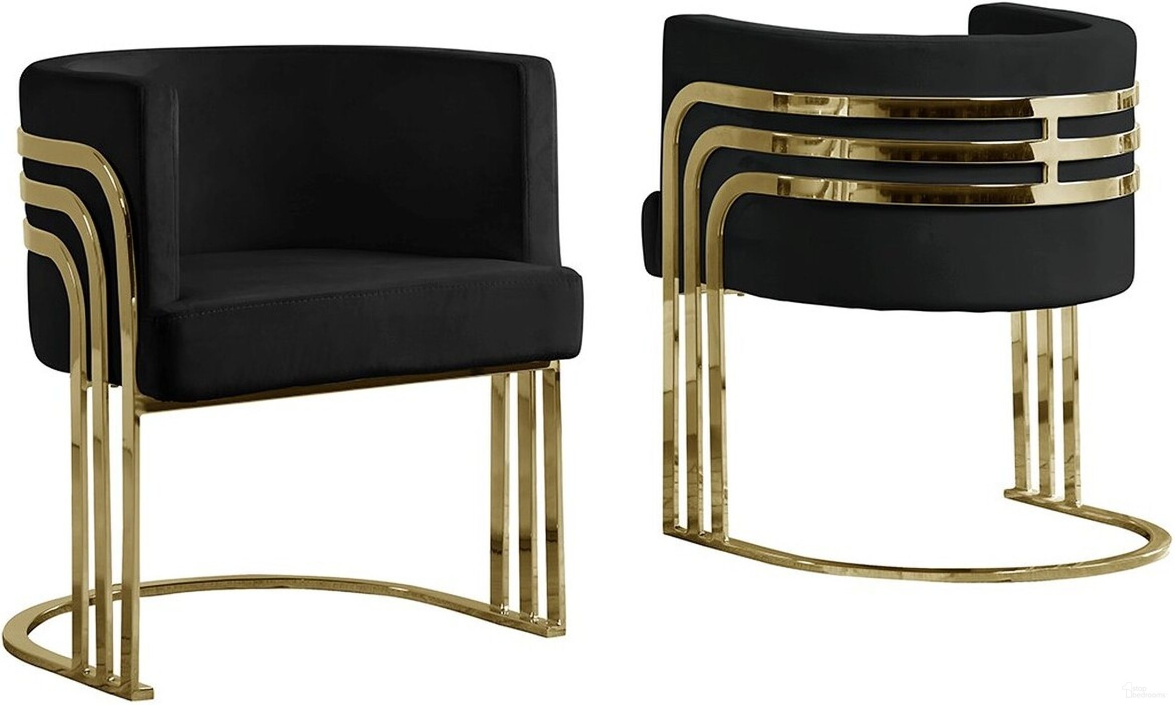The appearance of Paty Accent Barrel Leisure Chair In Black Velvet and Gold Chrome Legs designed by Best Quality Furniture in the modern / contemporary interior design. This black and gold piece of furniture was selected by 1StopBedrooms from Paty Collection to add a touch of cosiness and style into your home. Sku: AC222. Material: Velvet.