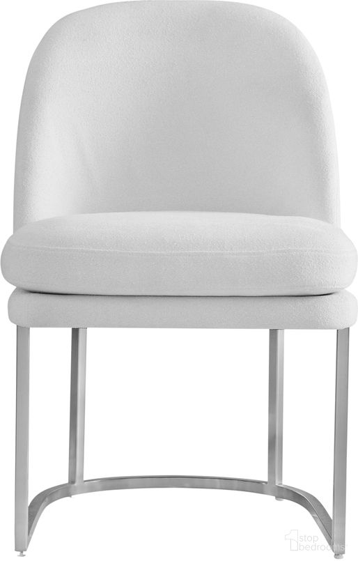 The appearance of Pearl Dining Chair In White designed by Bassett Mirror Company in the modern / contemporary interior design. This white piece of furniture was selected by 1StopBedrooms from to add a touch of cosiness and style into your home. Sku: 9735-DR-800. Material: Foam. Chair Type: Side Chair.