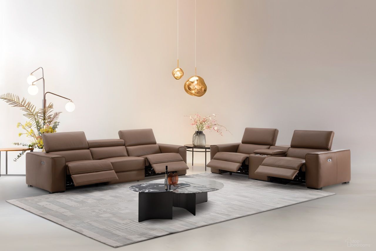 The appearance of Picasso Living Room Set In Caramel designed by J&M in the modern / contemporary interior design. This caramel piece of furniture was selected by 1StopBedrooms from Picasso Collection to add a touch of cosiness and style into your home. Sku: 19444-S;19444-L. Material: Top Grain Leather.