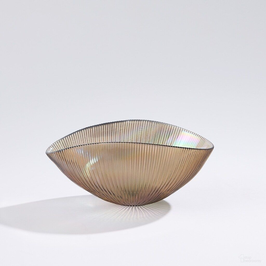 The appearance of Pleated Small Bowl In Green designed by Global Views in the modern / contemporary interior design. This green piece of furniture was selected by 1StopBedrooms from Pleated Collection to add a touch of cosiness and style into your home. Sku: 331929. Material: Glass.