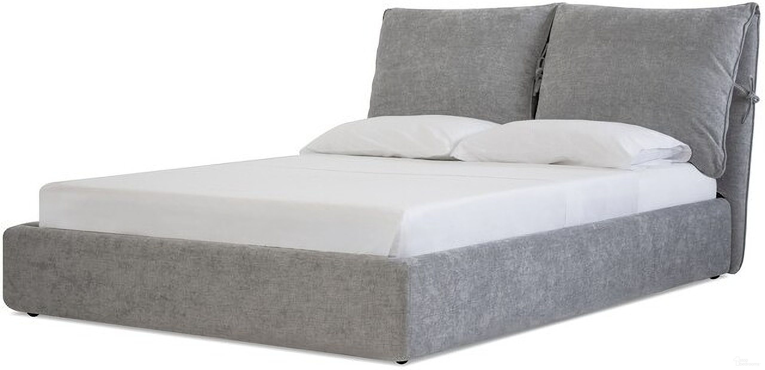 The appearance of Plume Heather Gray Chenille Queen Bed designed by Mobital in the modern / contemporary interior design. This gray piece of furniture was selected by 1StopBedrooms from Plume Collection to add a touch of cosiness and style into your home. Sku: BED-PLUM-HEAT-QUEEN. Bed Type: Platform Bed. Bed Size: Queen. Material: Chenille.