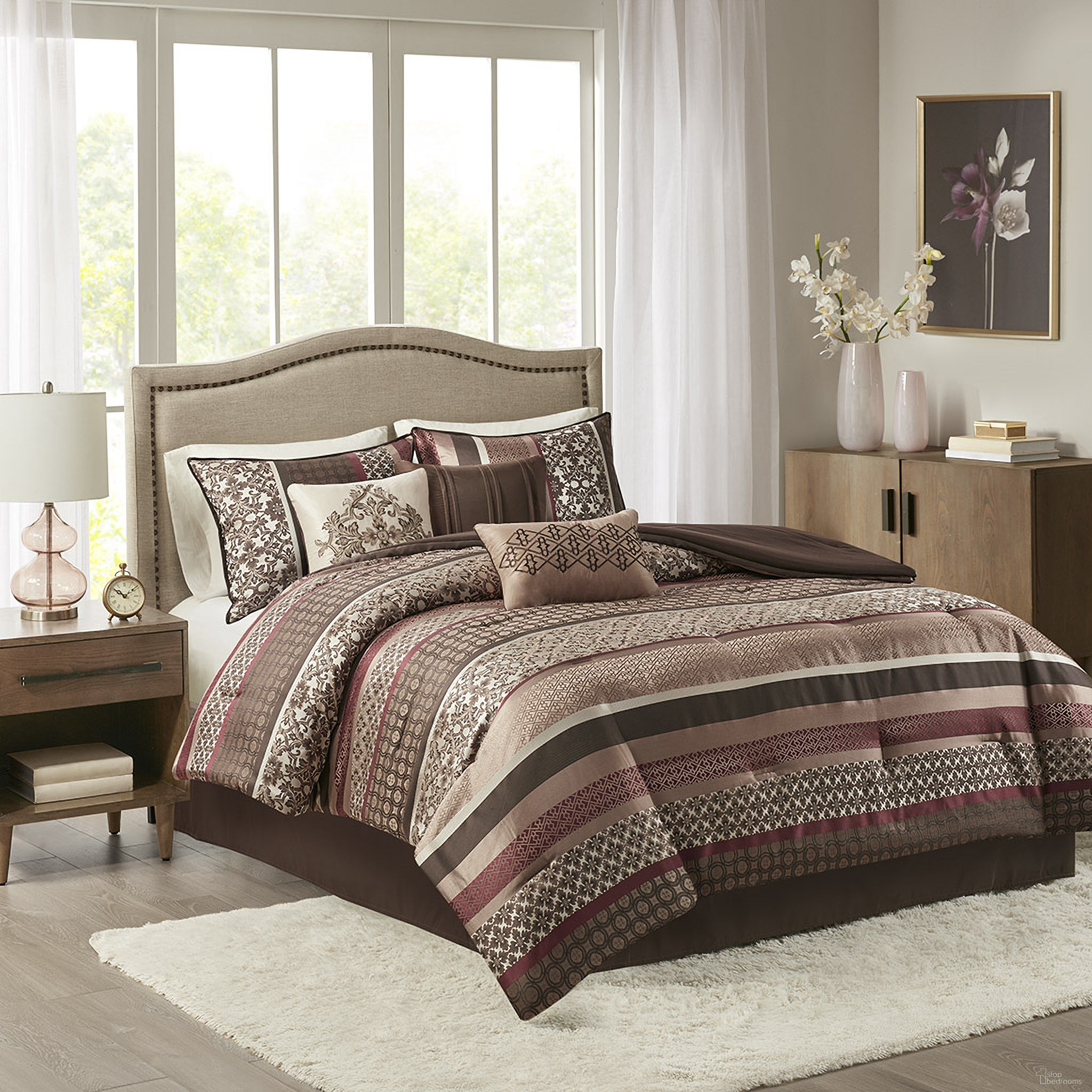 Polyester Jacquard 7 Piece King Comforter Set In Red