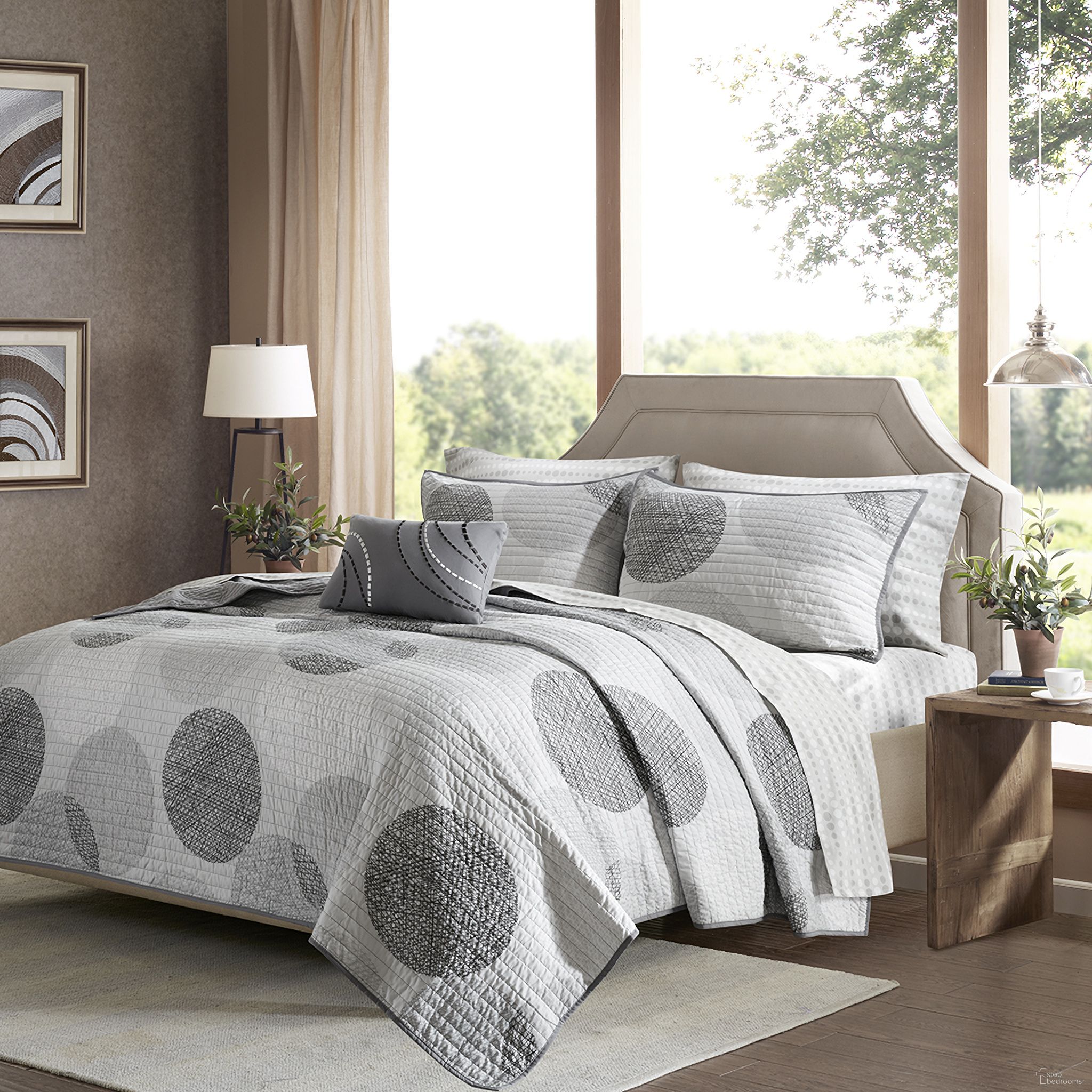 The appearance of Polyester Microfiber Printed 6 Piece Complete Twin Coverlet Set In Grey designed by Olliix in the transitional interior design. This grey piece of furniture was selected by 1StopBedrooms from Knowles Collection to add a touch of cosiness and style into your home. Sku: MPE13-308. Material: Polyester. Bed Size: Twin.
