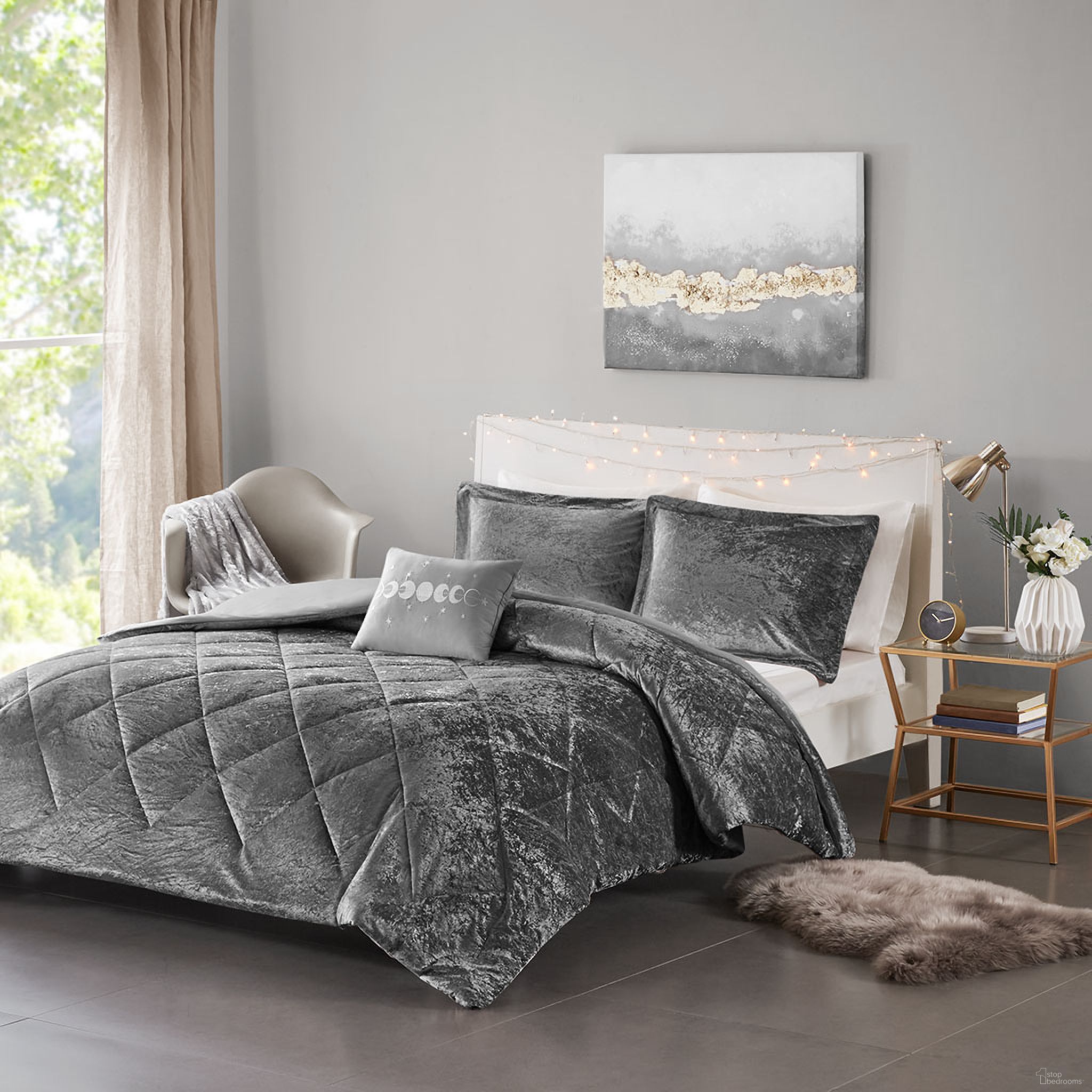 The appearance of Polyester Velvet 4 Piece Queen Duvet Cover Set In Grey designed by Olliix in the transitional interior design. This grey piece of furniture  was selected by 1StopBedrooms from Felicia Collection to add a touch of cosiness and style into your home. Sku: ID12-1794. Material: Polyester. Bed Size: Queen.