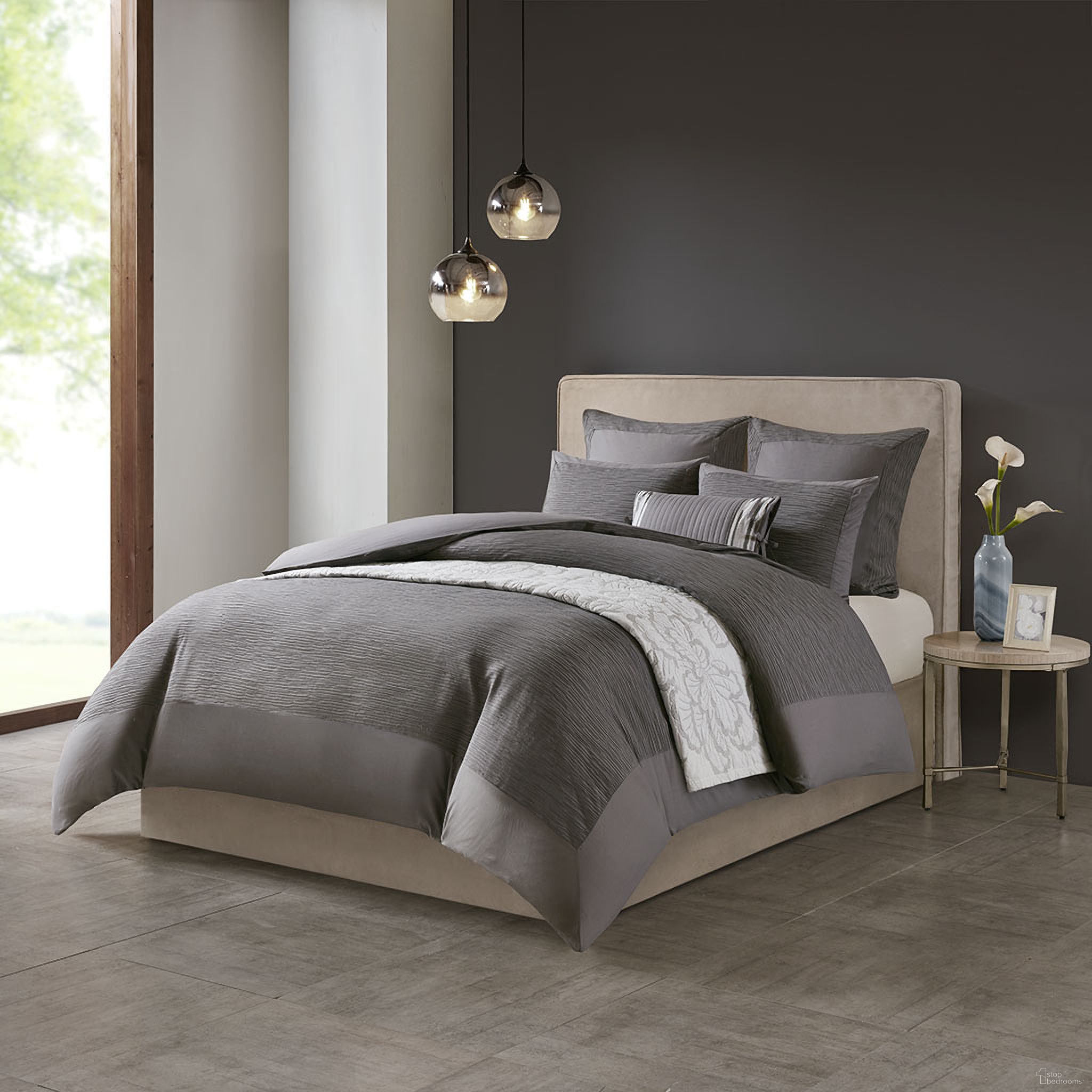 The appearance of Polyester Yarn Dyed Pieced 3 Piece Queen Duvet Cover Set In Grey designed by Olliix in the transitional interior design. This grey piece of furniture was selected by 1StopBedrooms from Hanae Collection to add a touch of cosiness and style into your home. Sku: NS12-3251. Bed Size: Queen. Material: Cotton.