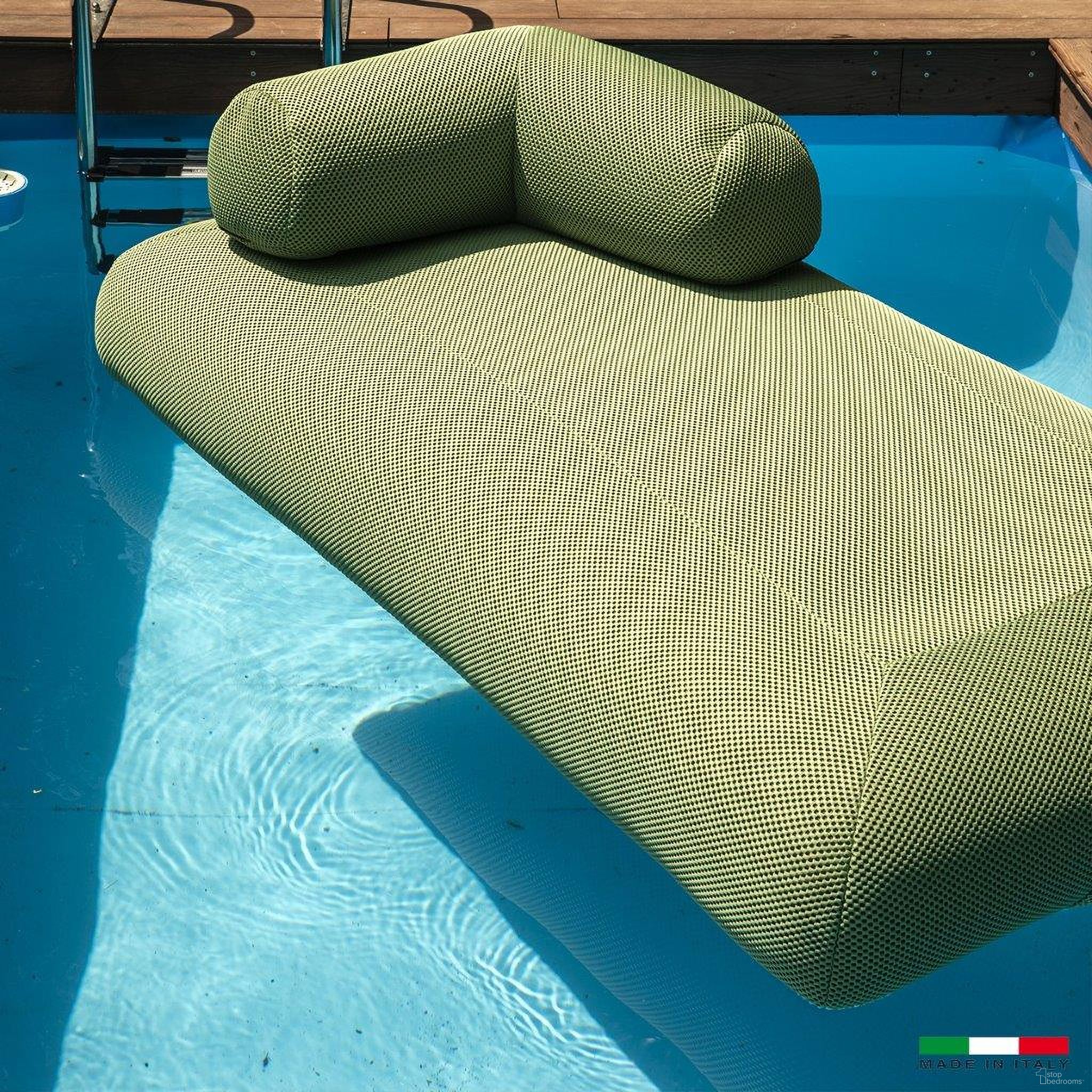 The appearance of Ponza 2 Seater Chaise In Blue designed by Bellini Modern Living in the modern / contemporary interior design. This blue piece of furniture was selected by 1StopBedrooms from Ponza Collection to add a touch of cosiness and style into your home. Sku: Ponza CHS L BLU. Material: Metal.