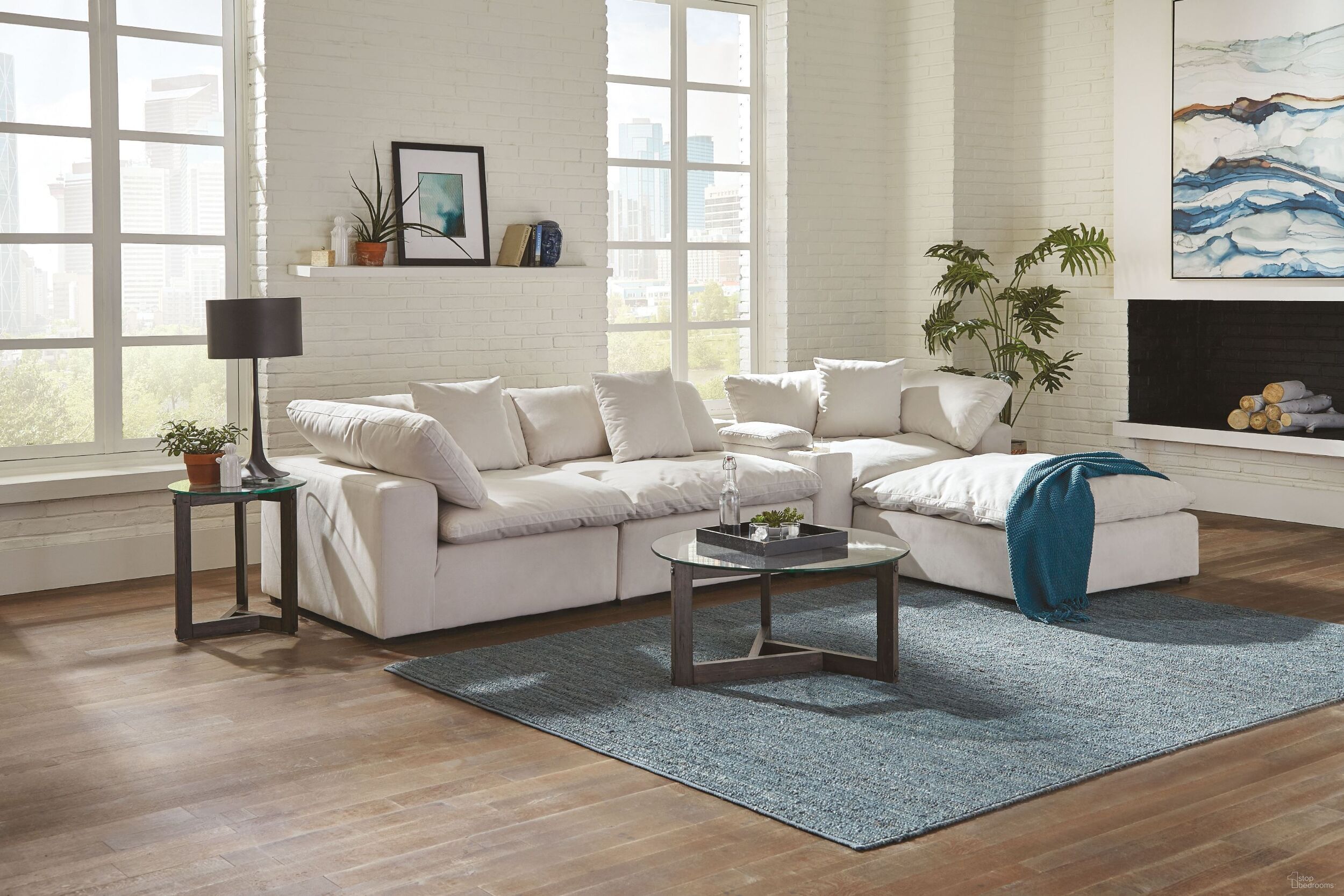 Posh Modular Sectional With Console In Porcelain