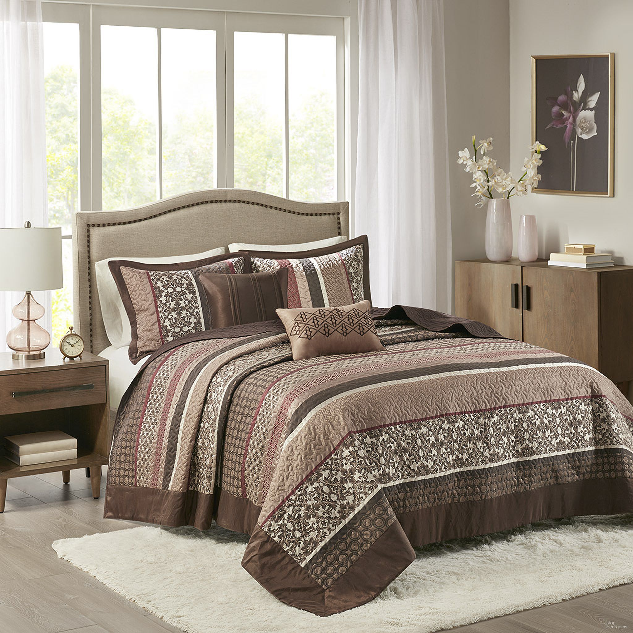 The appearance of Princeton 5 Piece Jacquard Queen Bedspread Set In Red designed by Olliix in the traditional interior design. This red piece of furniture was selected by 1StopBedrooms from Princeton Collection to add a touch of cosiness and style into your home. Sku: MP13-4340. Material: Polyester. Bed Size: Queen.