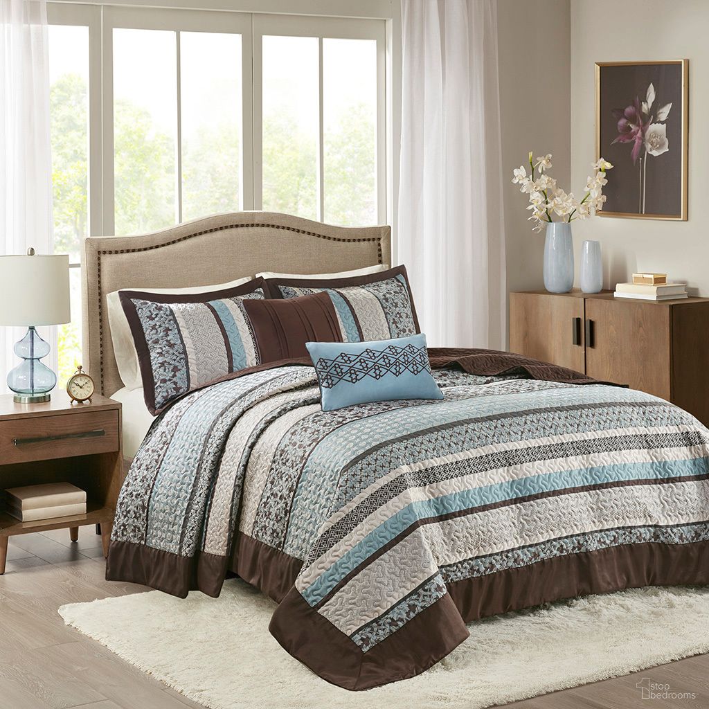 The appearance of Princeton 5 Piece Reversible Jacquard King Bedspread Set In Blue designed by Olliix in the traditional interior design. This blue piece of furniture was selected by 1StopBedrooms from Princeton Collection to add a touch of cosiness and style into your home. Sku: MP13-7967. Material: Polyester. Bed Size: King.