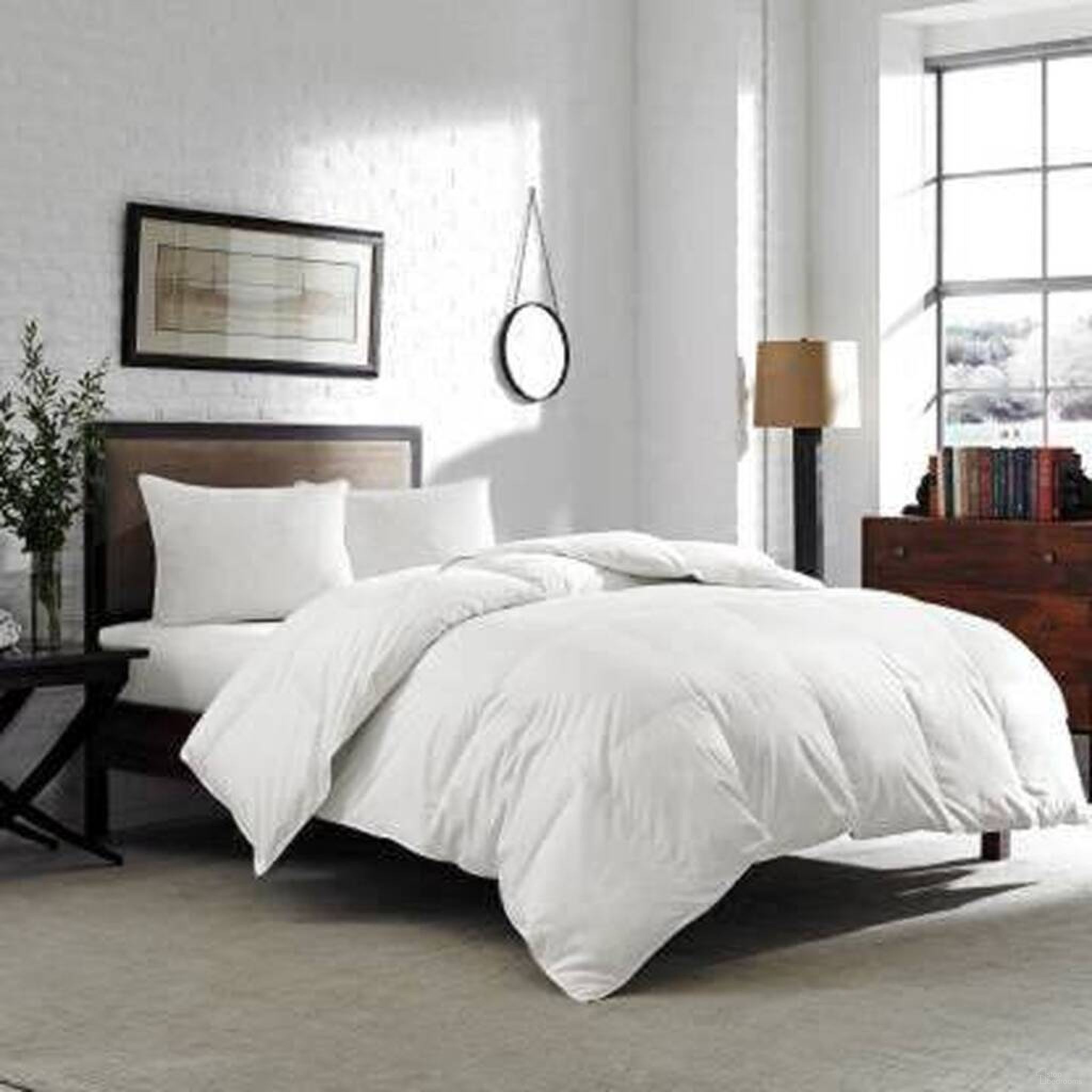 The appearance of Promenade Insert King Down Alternative Comforter In White designed by Michael Amini in the transitional interior design. This white piece of furniture was selected by 1StopBedrooms from Promenade Collection to add a touch of cosiness and style into your home. Sku: BCS-KCOMF-INSERT-WHT. Material: Polyester. Bed Size: King.