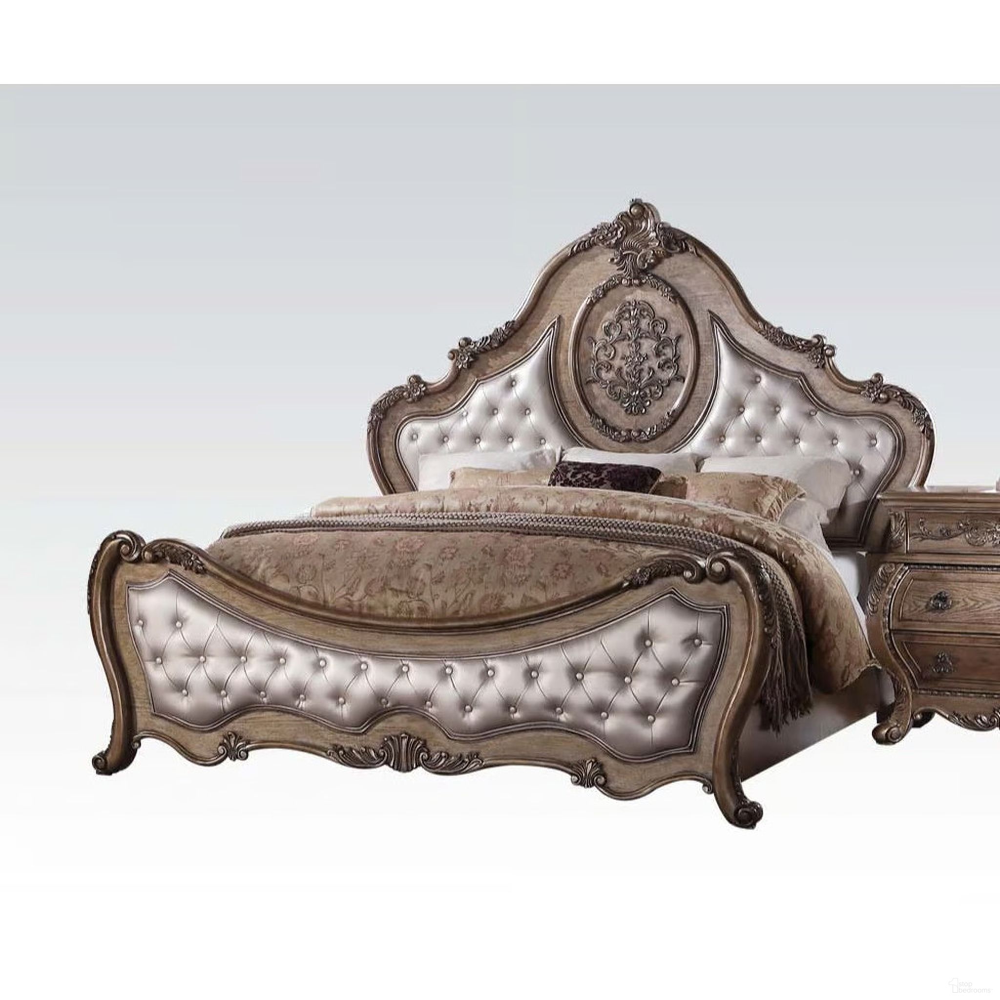 The appearance of Ragenardus Panel Bed (Vintage Oak) (Queen) designed by ACME in the rustic / southwestern interior design. This vintage oak piece of furniture  was selected by 1StopBedrooms from Ragenardus Collection to add a touch of cosiness and style into your home. Sku: 26310Q-HB;26311Q-FB;26312Q-R. Bed Type: Panel Bed. Bed Size: Queen. Material: Vinyl.
