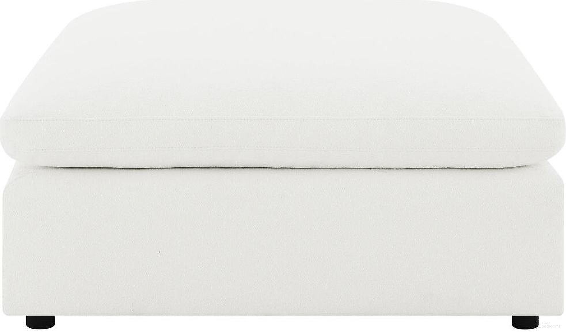 The appearance of Raleigh Boucle Upholstered Ottoman In Ivory designed by Coaster in the transitional interior design. This ivory piece of furniture  was selected by 1StopBedrooms from Raleigh Collection to add a touch of cosiness and style into your home. Sku: 551753. Material: Upholstered.