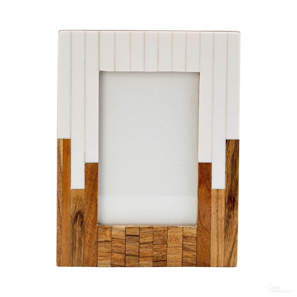 The appearance of Resin 4 x 6 2-Toned Frame In Natural And White designed by Sagebrook Home in the modern / contemporary interior design. This multi piece of furniture was selected by 1StopBedrooms from to add a touch of cosiness and style into your home. Sku: 17893-01. Material: Resin.