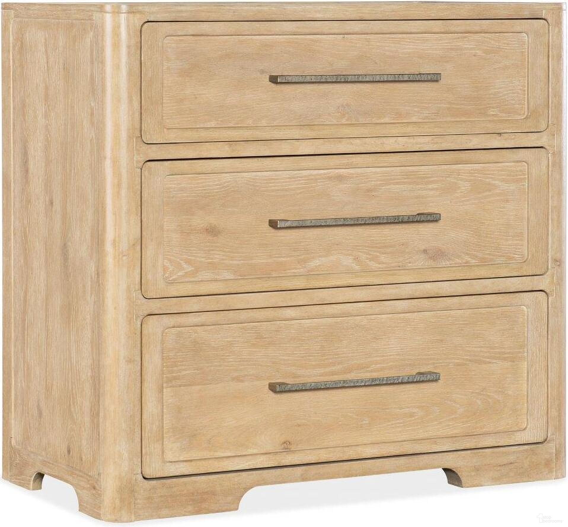 The appearance of Retreat Three-Drawer Nightstand designed by Hooker in the transitional interior design. This light wood piece of furniture was selected by 1StopBedrooms from Retreat Collection to add a touch of cosiness and style into your home. Sku: 6950-90015-80. Material: Oak.
