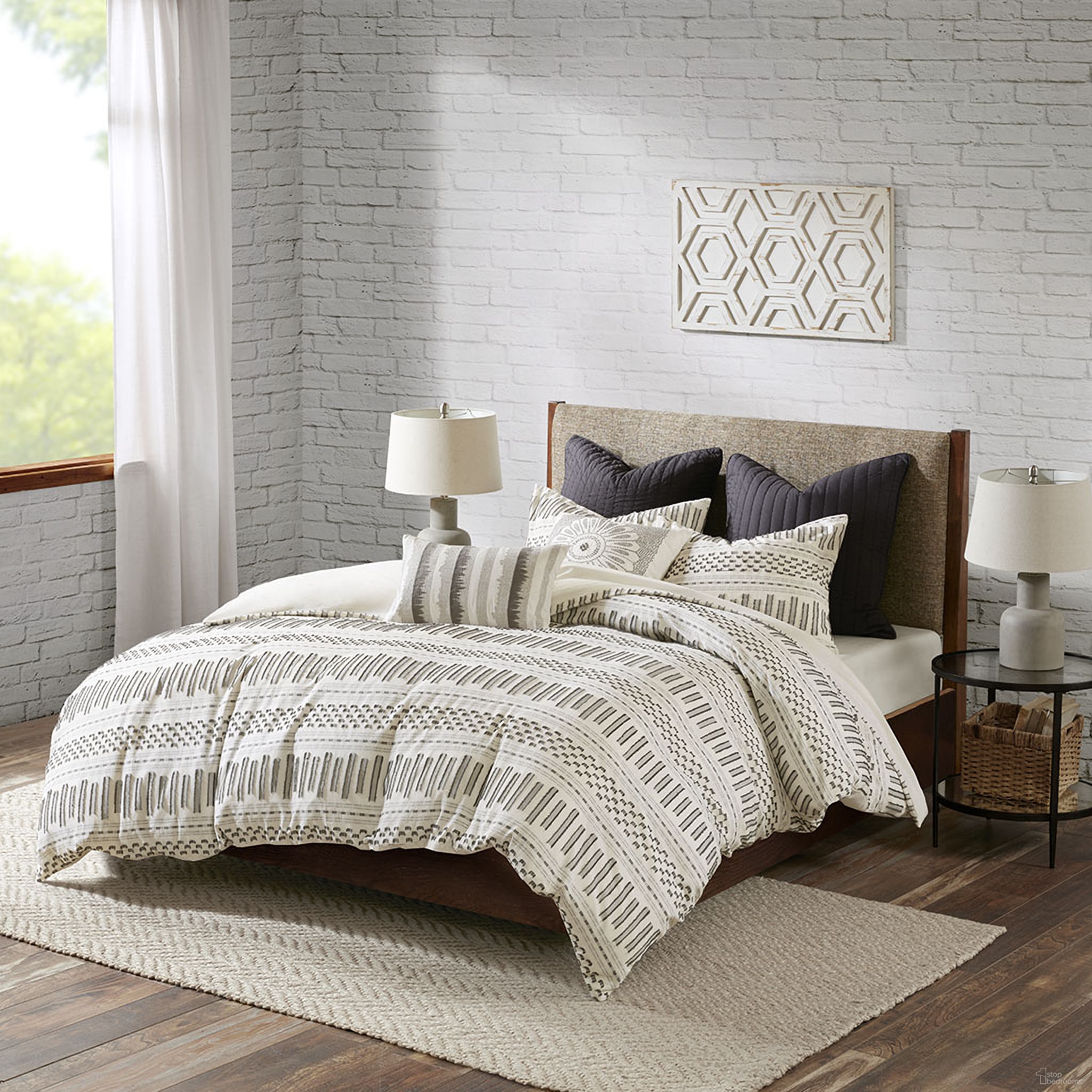 The appearance of Rhea Cotton Clipped Jacquard 3 Piece King Duvet Cover Mini Set In Ivory/Charcoal designed by Olliix in the transitional interior design. This ivory/charcoal piece of furniture was selected by 1StopBedrooms from Rhea Collection to add a touch of cosiness and style into your home. Sku: II12-1041. Bed Size: King. Material: Cotton.