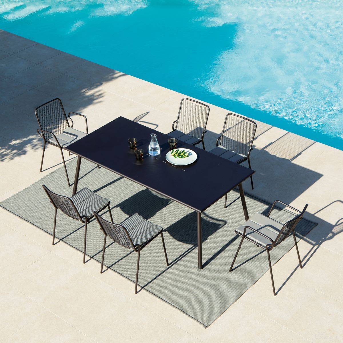 The appearance of Roma Dining Room Set In Grey designed by Bellini Modern Living in the modern / contemporary interior design. This grey piece of furniture  was selected by 1StopBedrooms from Roma Collection to add a touch of cosiness and style into your home. Sku: Roma RECT DT GRY;Roma GRY. Table Base Style: Legs. Material: Metal. Table Top Shape: Rectangular.
