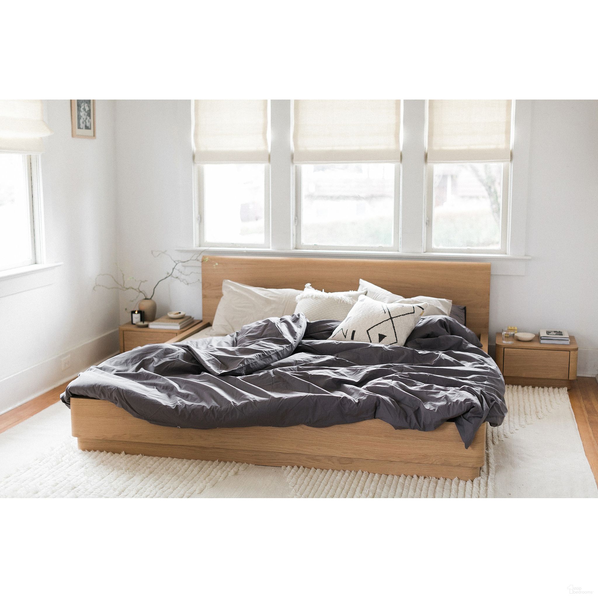 The appearance of Round Off Bedroom Set In Natural Oak designed by Moes Home in the modern / contemporary interior design. This brown piece of furniture was selected by 1StopBedrooms from Round Off Collection to add a touch of cosiness and style into your home. Sku: YR-1005-21-0;YR-1001-21. Bed Type: Panel Bed. Bed Size: Queen. Material: Wood Veneer.