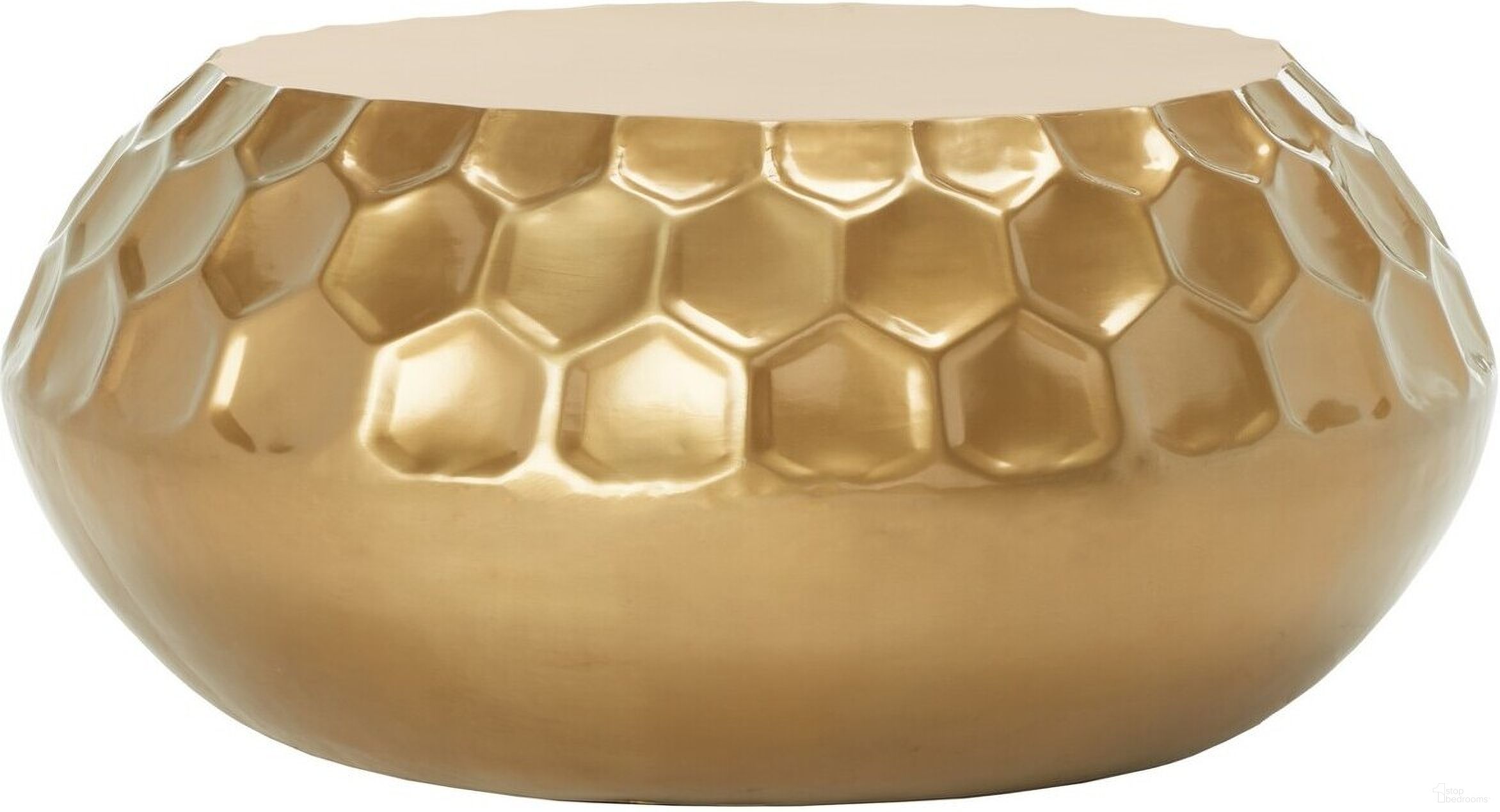 The appearance of Roxanna Antique Brass Coffee Table designed by Safavieh in the modern / contemporary interior design. This antique brass piece of furniture was selected by 1StopBedrooms from Roxanna Collection to add a touch of cosiness and style into your home. Sku: FOX3235A. Material: Iron.